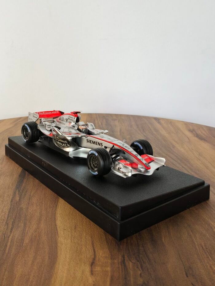 Mclaren  Mp4-21 Kimi Raikonen (Silver with Red) 1:18 - Image 5