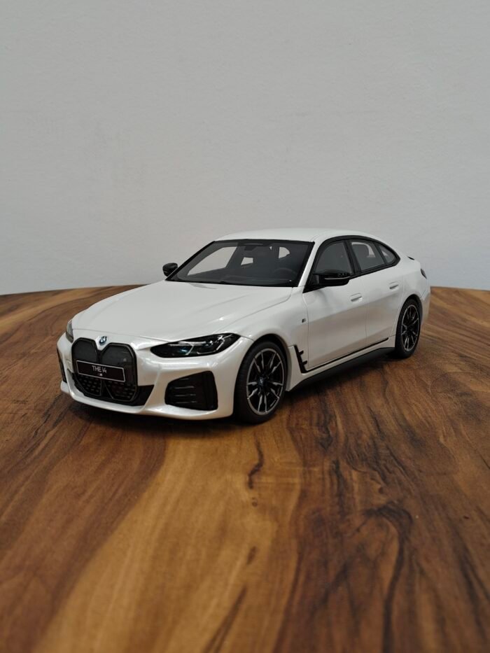 BMW i4 M50 White 1:18
