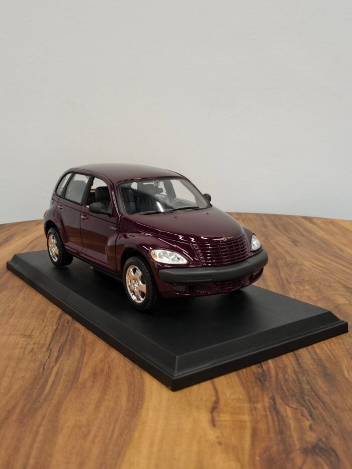Chrysler PT Cruiser 1:18 Purple - Image 7