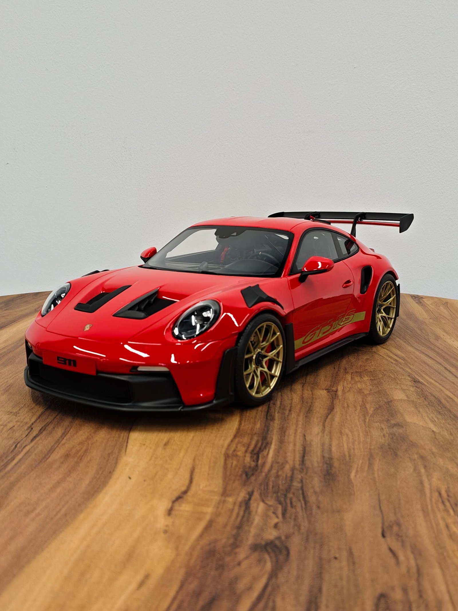 Porsche 911 (992) GT3 RS (Red) Scale 1/12