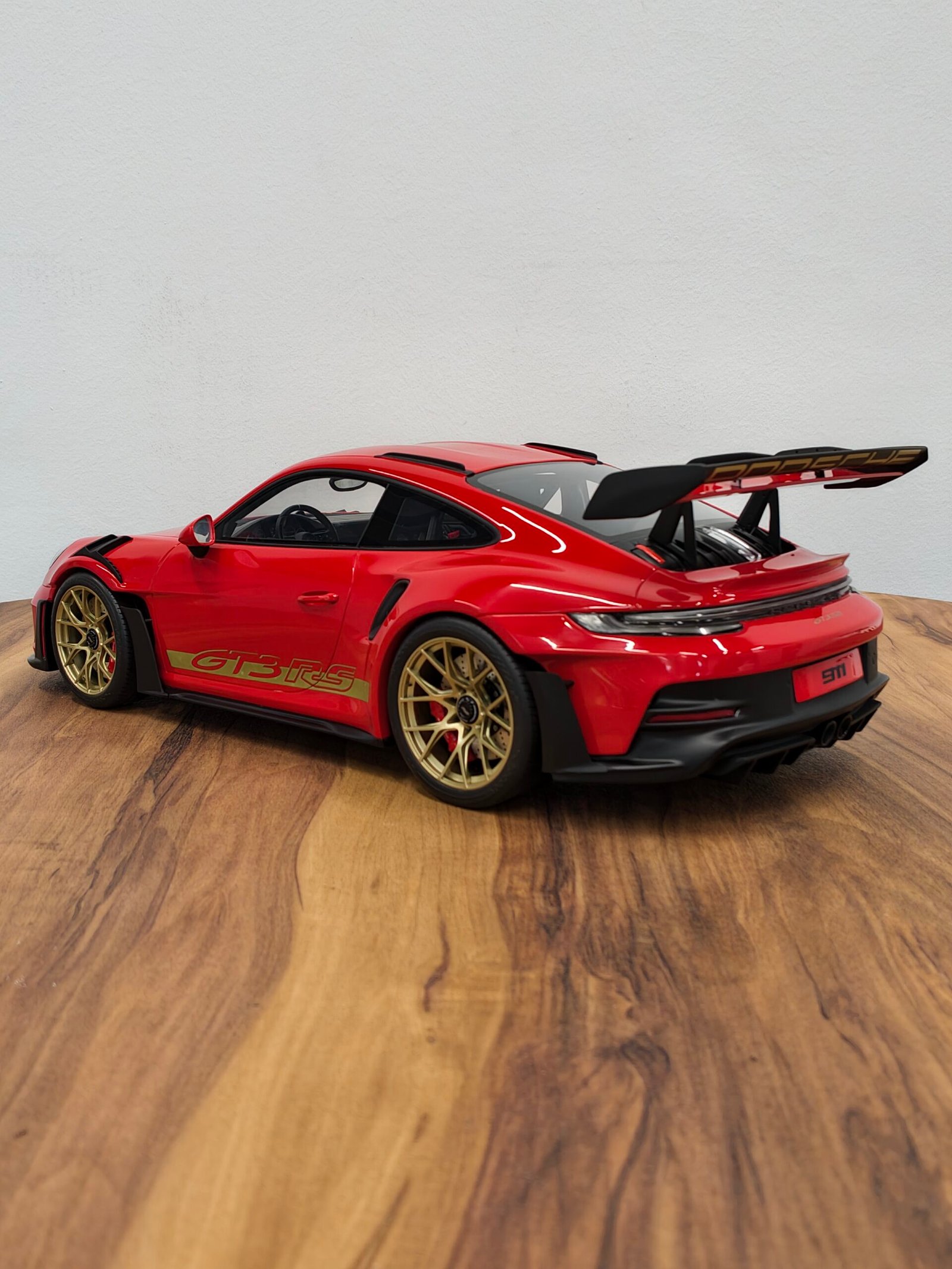 Porsche 911 (992) GT3 RS (Red) Scale 1/12 - Image 2