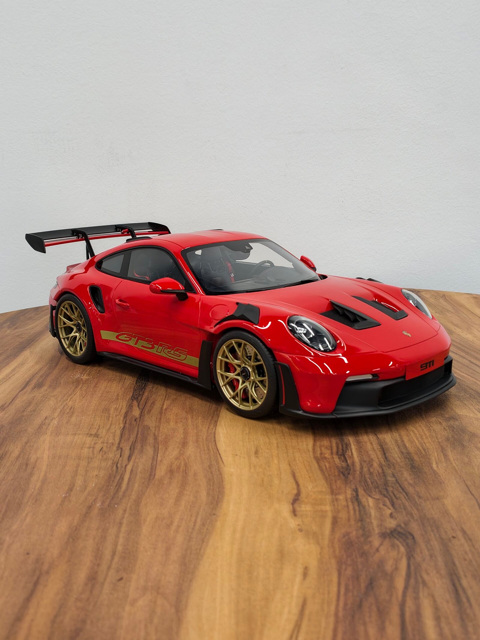 Porsche 911 (992) GT3 RS (Red) Scale 1/12 - Image 4
