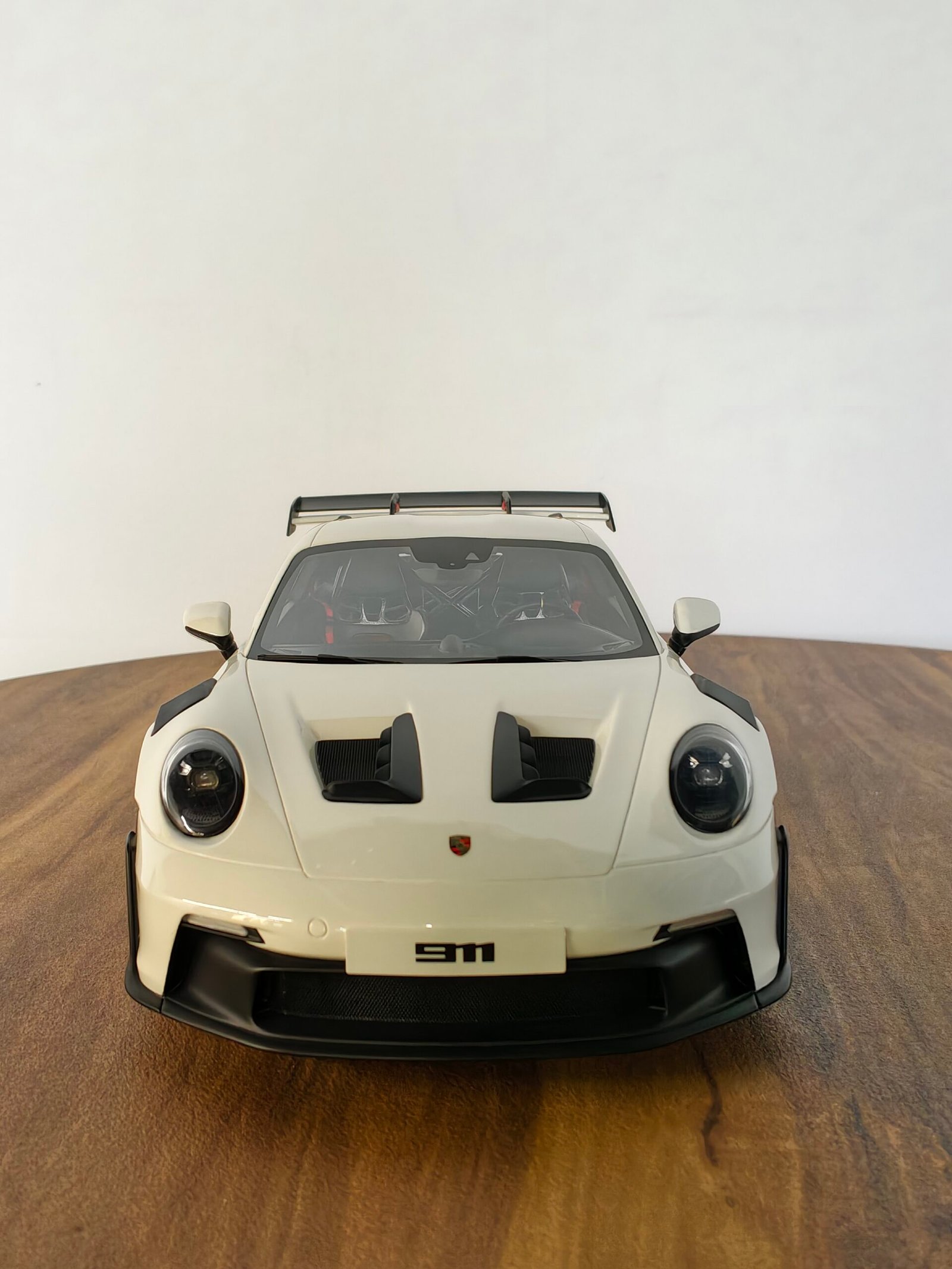 Porsche 911 (992) GT3 RS (White) Scale 1/12 - Image 4