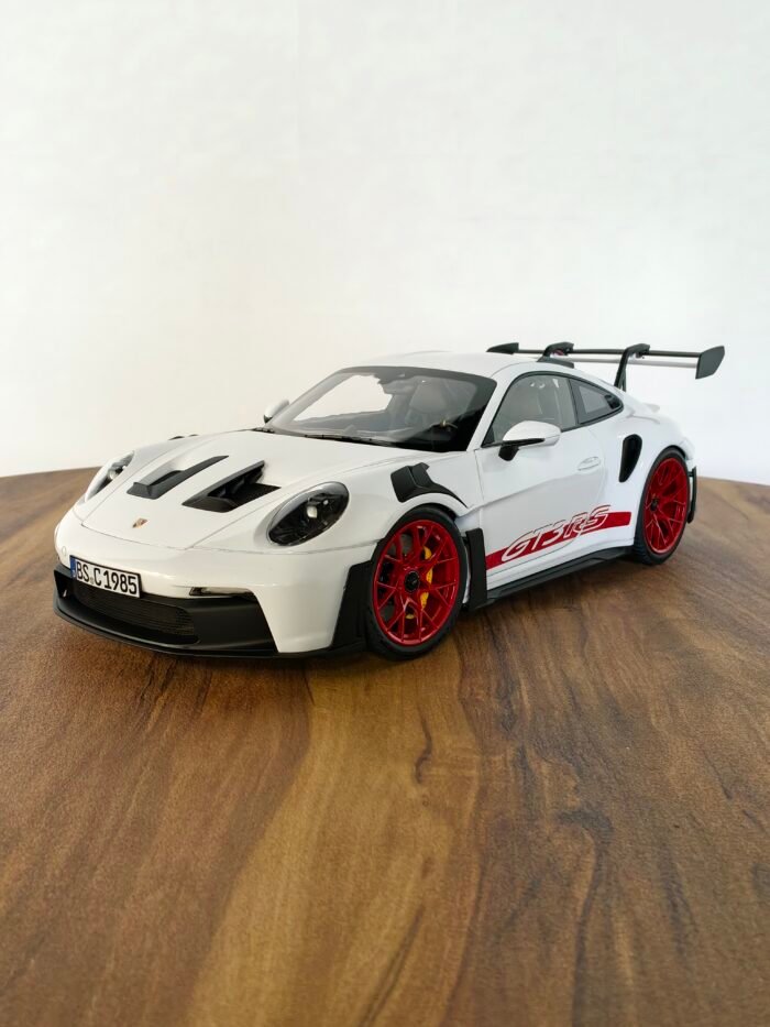 Porsche 911 GT3 RS (White) Scale 1/12
