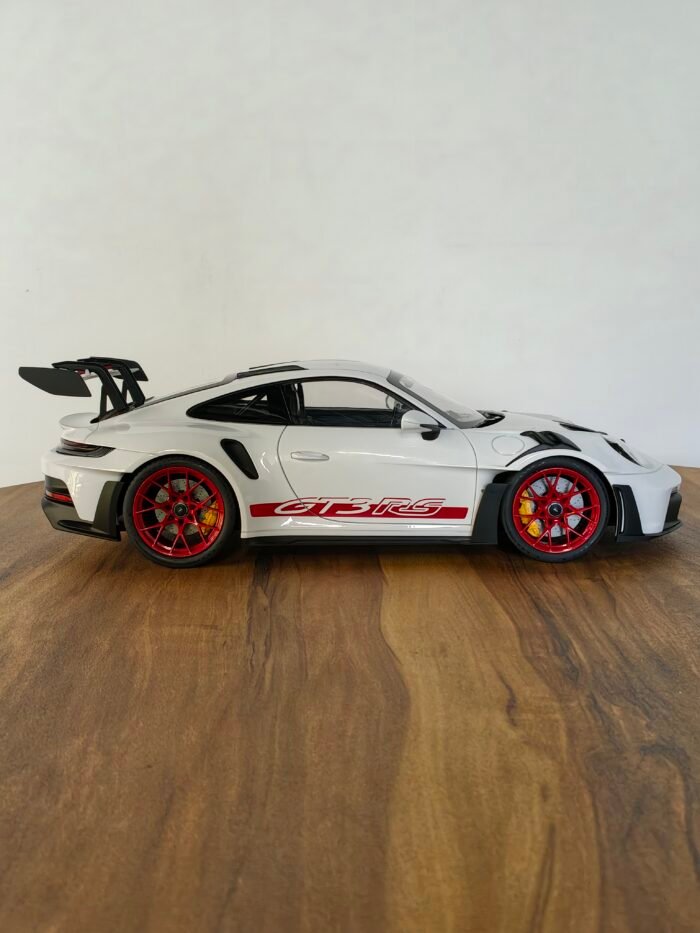 Porsche 911 GT3 RS (White) Scale 1/12 - Image 3