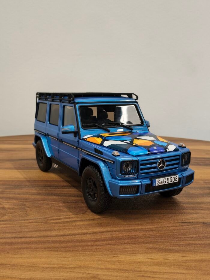 Mercedes-Benz G-Class Gventure300k (Metallic Blue) 1:18 - Image 2
