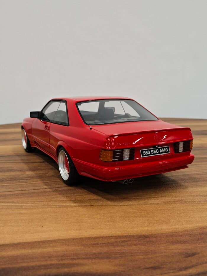 Mercedes-Benz W126 560 (Red) 1:18 - Image 4