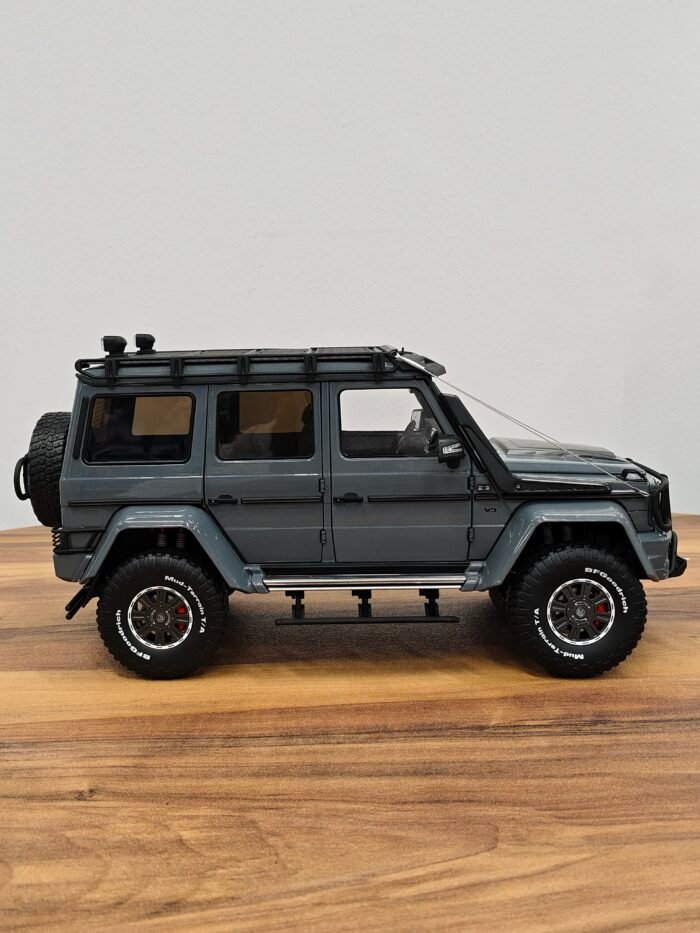 Brabus 550 Adventure Mercedes-Benz G-Glass Scale 1/18 - Image 3