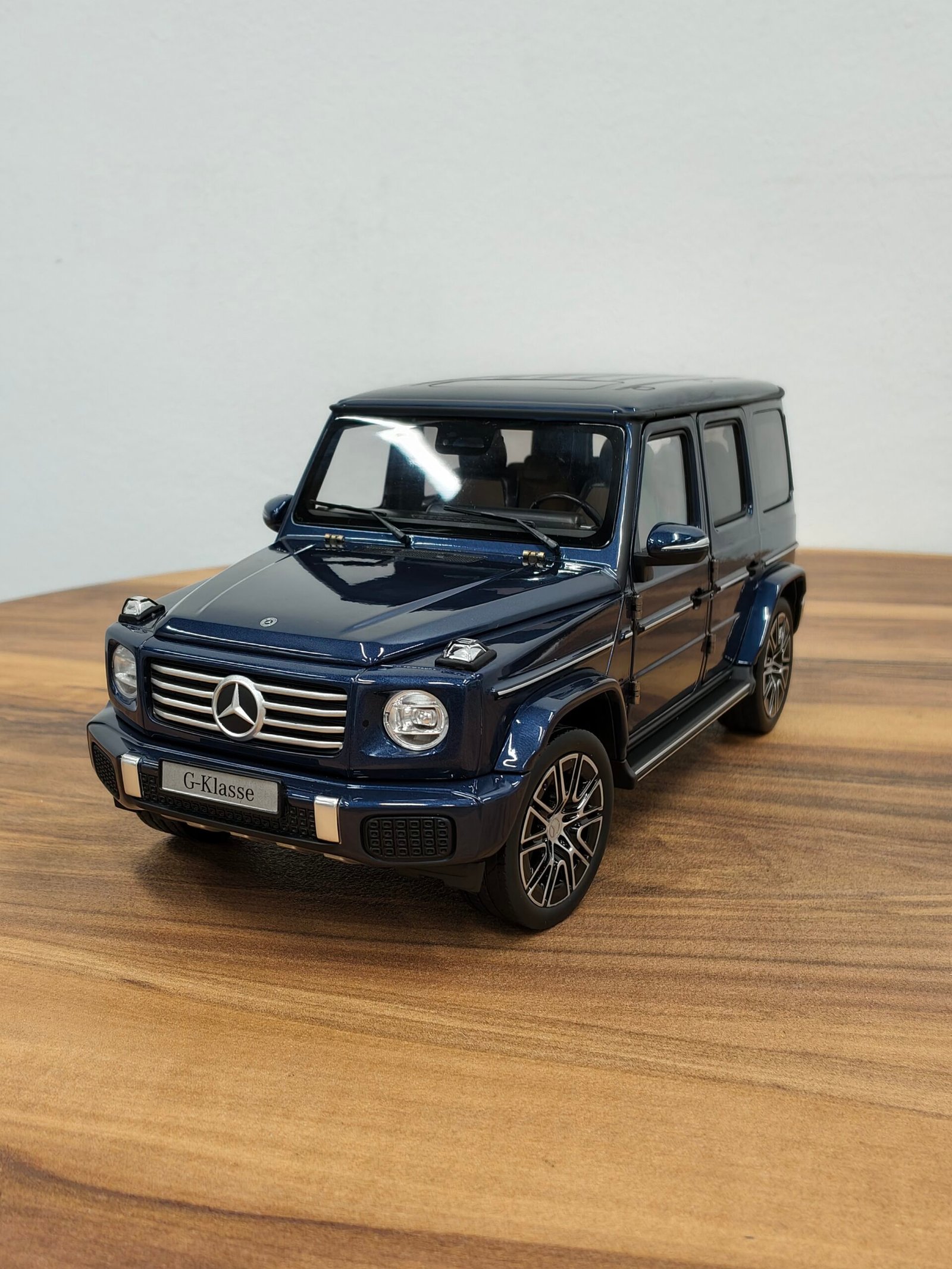 Mercedes-Benz G500 AMG (Blue) 1:18