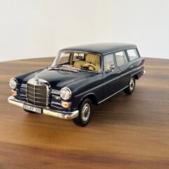 Mercedes-Benz 200 Universal 1966 (Dark Blue) 1:18