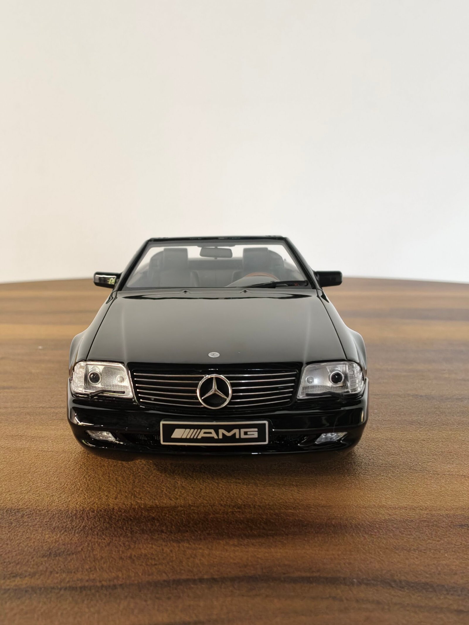 Mercedes-Benz SL73AMG (Black) Scale 1/18 - Image 6