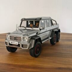 Mercedes Benz G63 AMG 6X6( Silver) 1:18