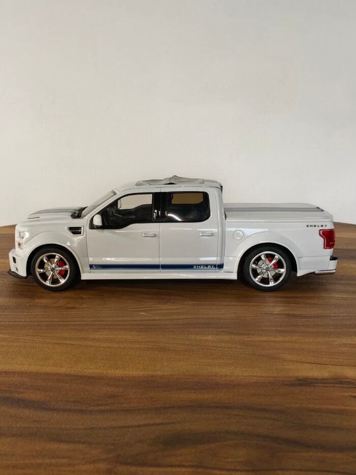 F150 Super Snake (White) Scale 1/18 - Image 3