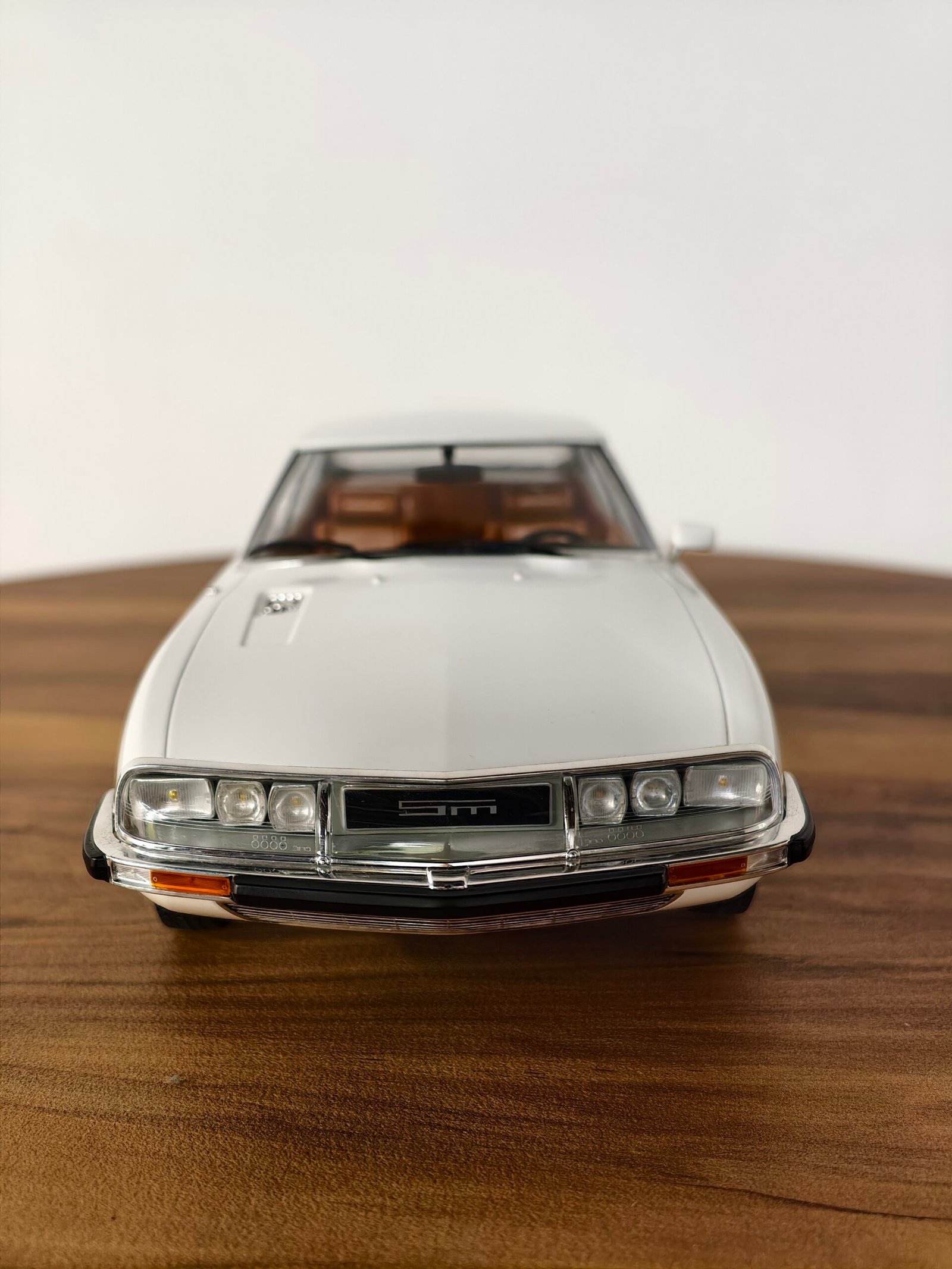Citroen SM 1970 (White) Scale 1/12 - Image 5