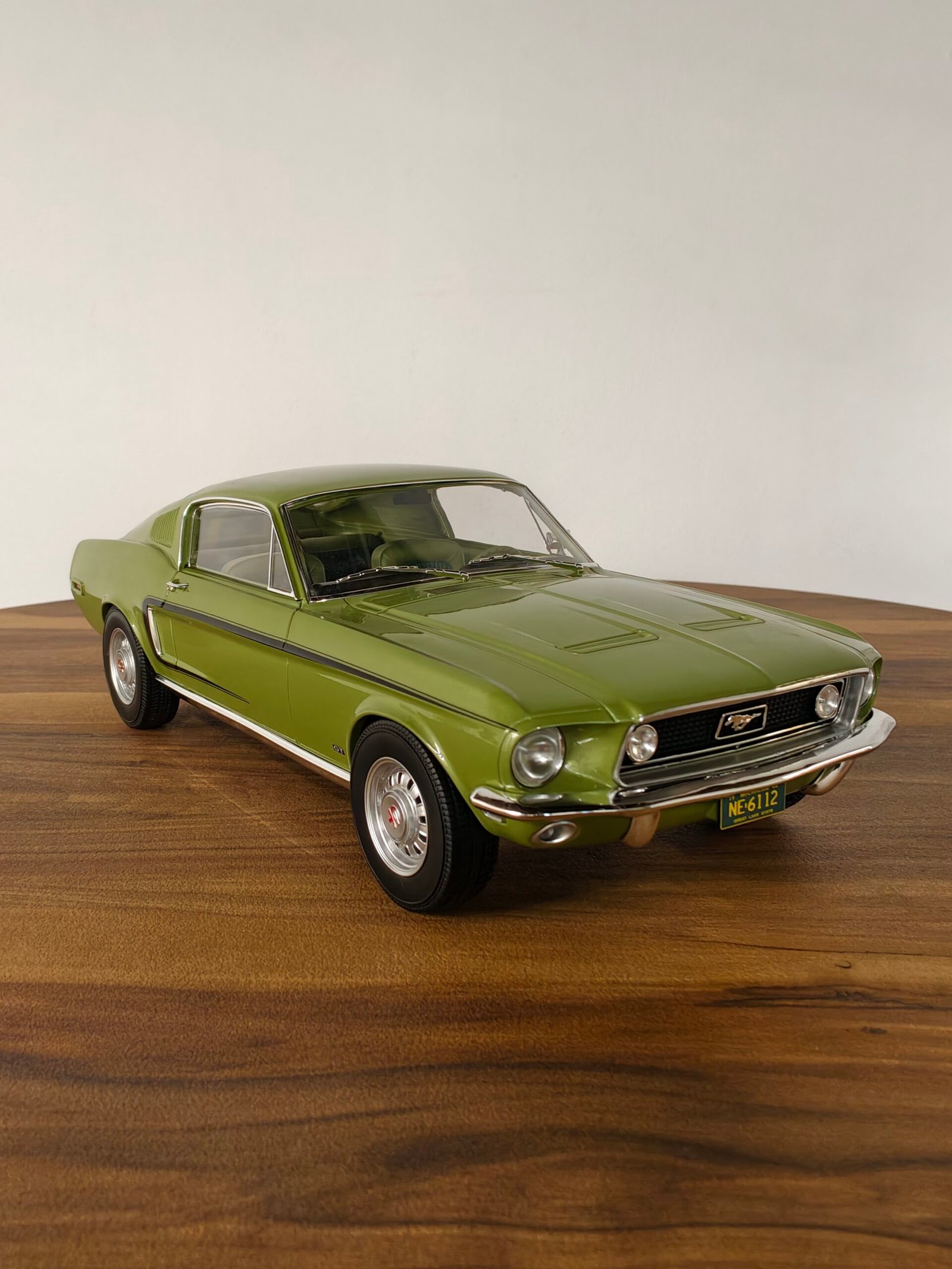 Ford Mustang Fastbacks GT 1968 ( Light Green Metallic) Scale 1/12 - Image 4