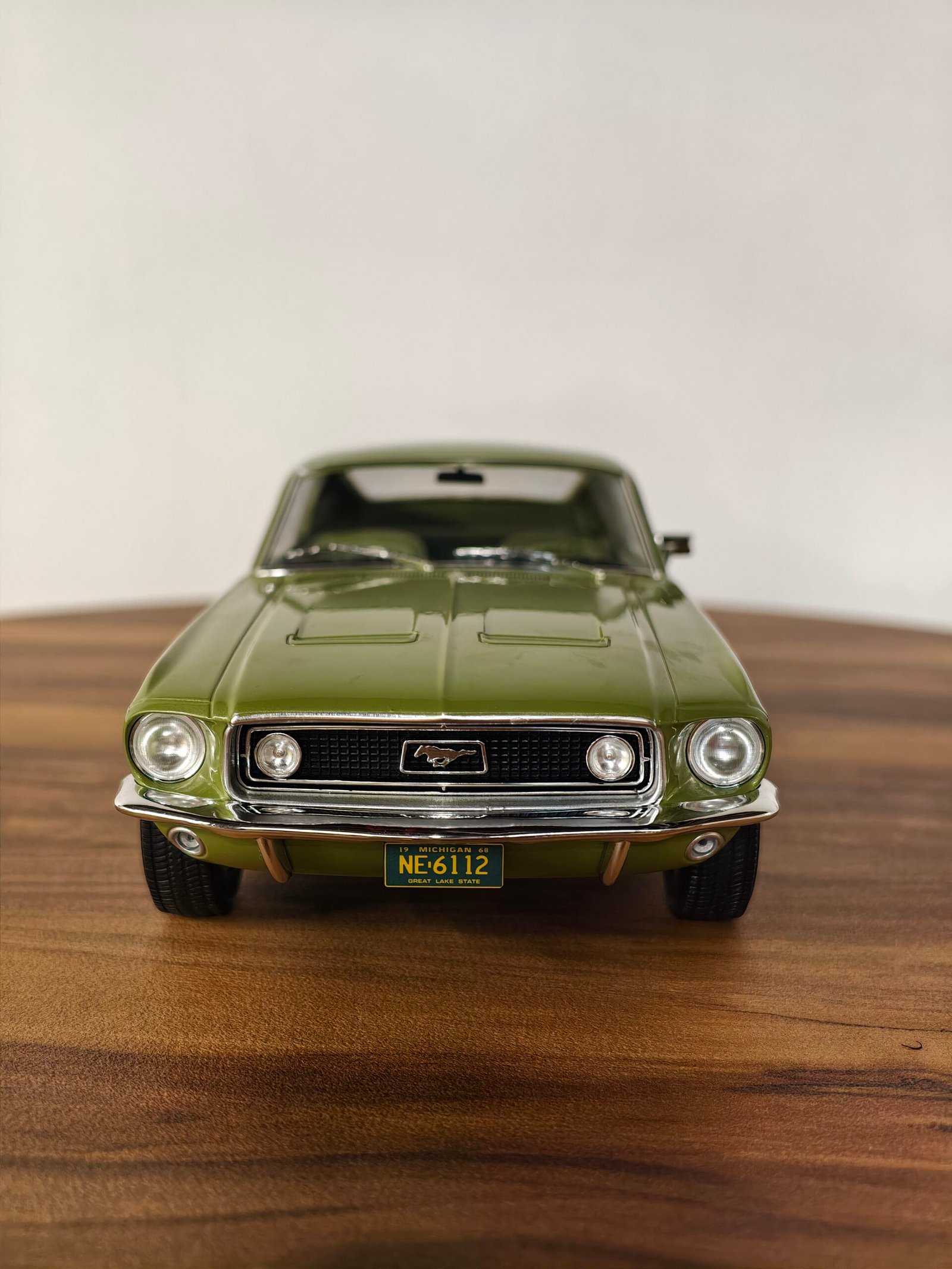 Ford Mustang Fastbacks GT 1968 ( Light Green Metallic) Scale 1/12 - Image 5