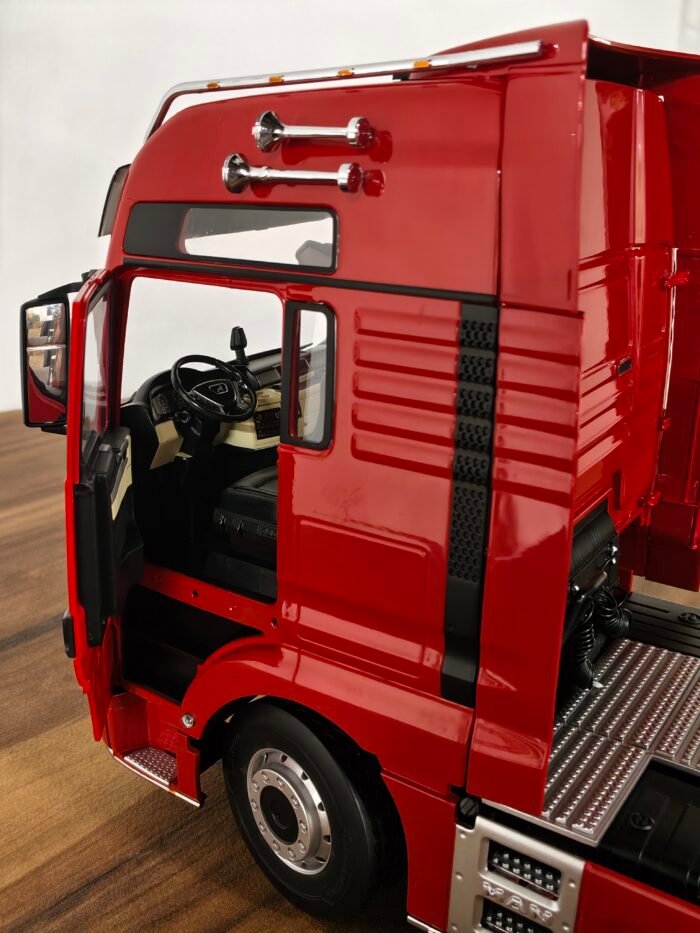 Man TGX XXL (Red) Scale 1/18 - Image 5