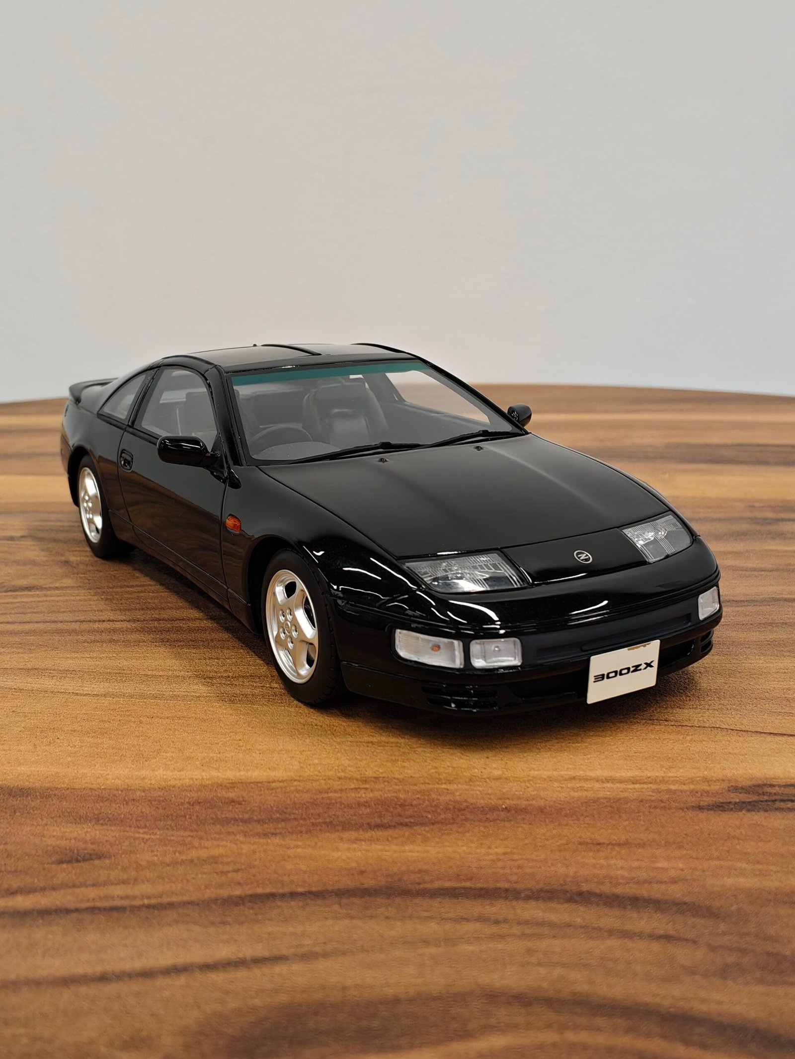 Nissan 300ZX (Z32) Black Scale 1/18 - Image 4