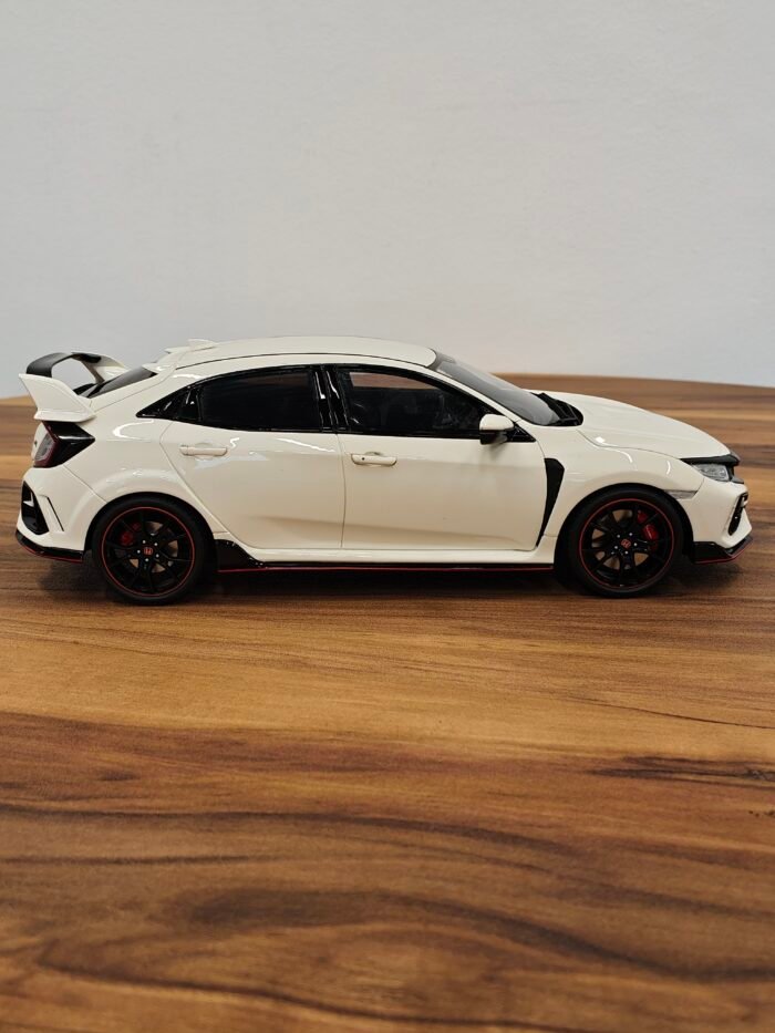 Honda Civic Type R GT FX8 (White) Scale 1/18 - Image 3
