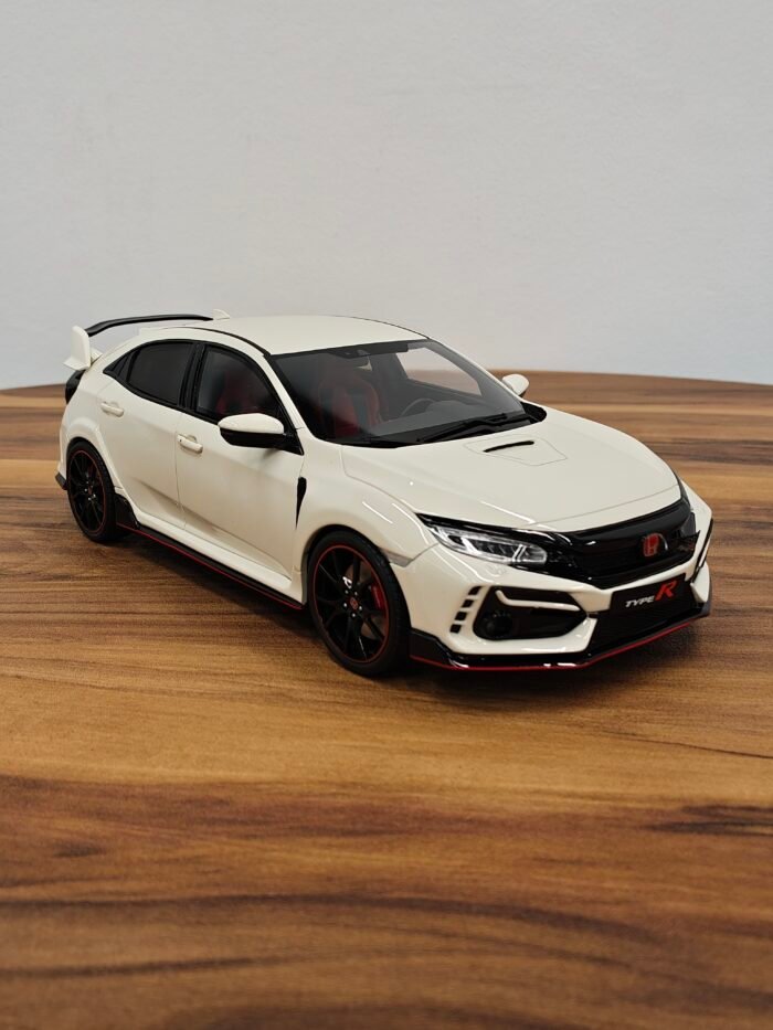 Honda Civic Type R GT FX8 (White) Scale 1/18 - Image 4