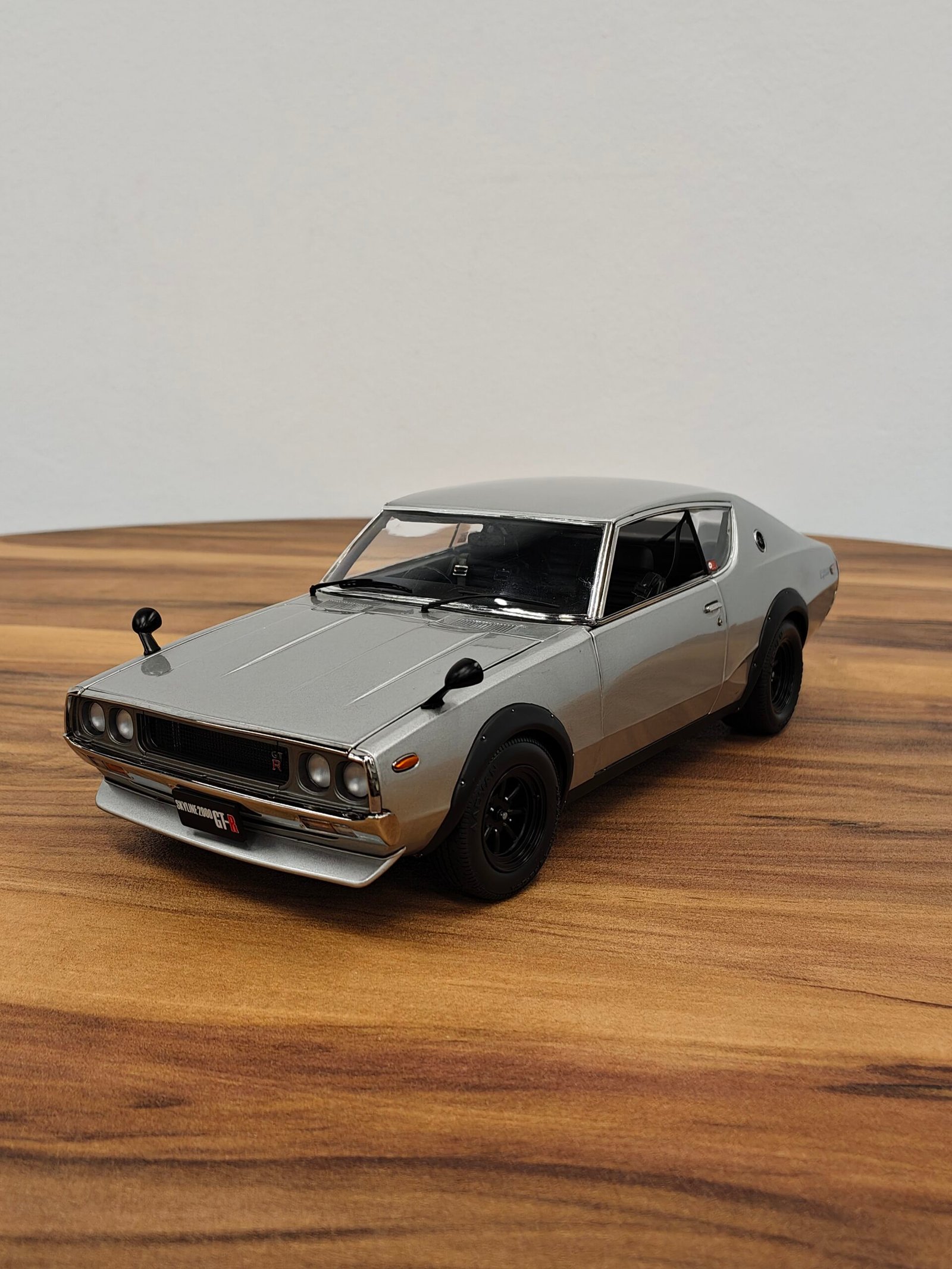 Nissan Skyline 2000Gt-R KPGC110 (Silver) 1:18