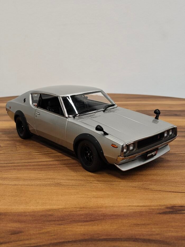 Nissan Skyline 2000Gt-R KPGC110 (Silver) 1:18 - Image 4