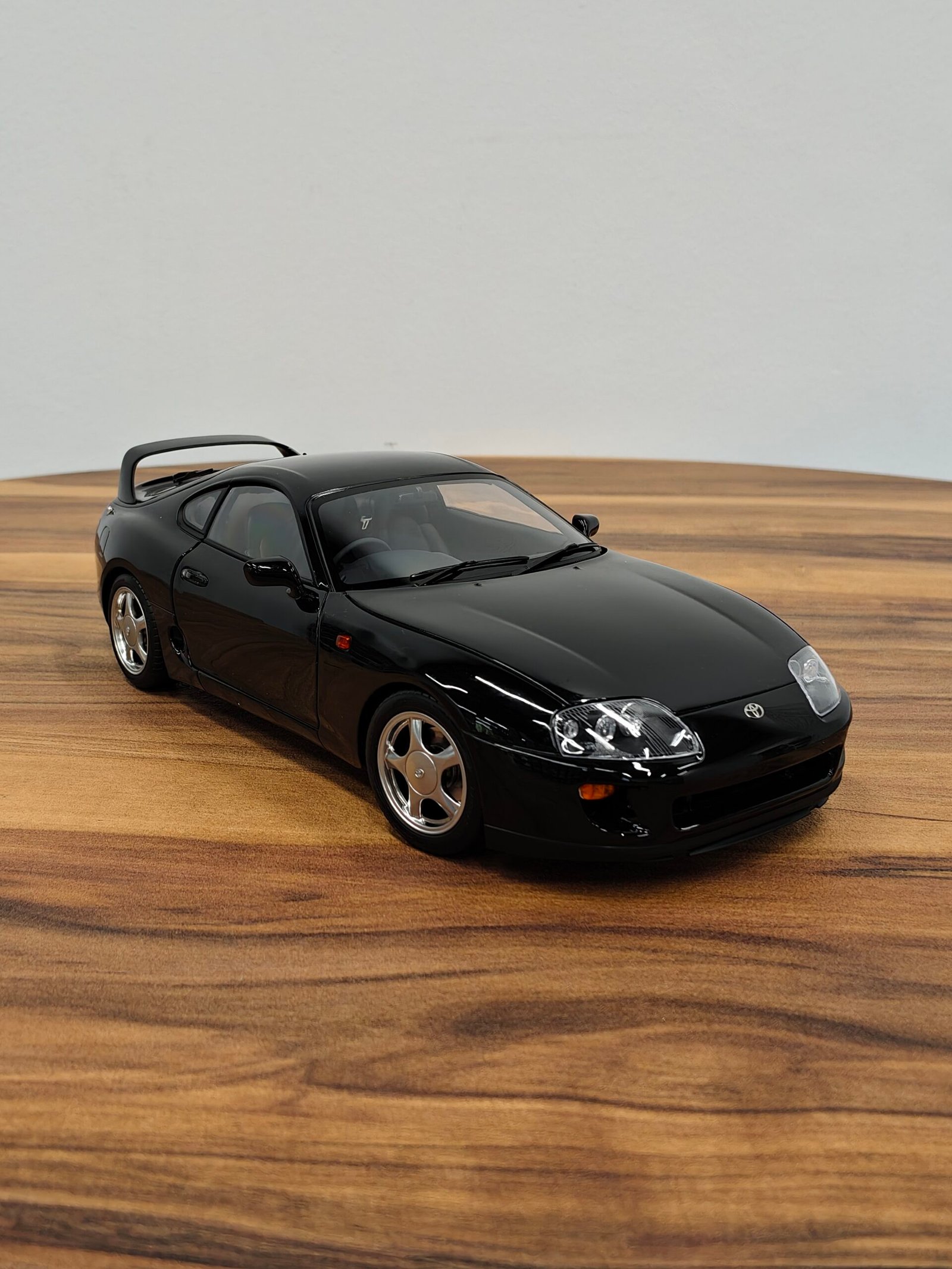 Toyota Supra A80 (Black) 1:18 - Image 5