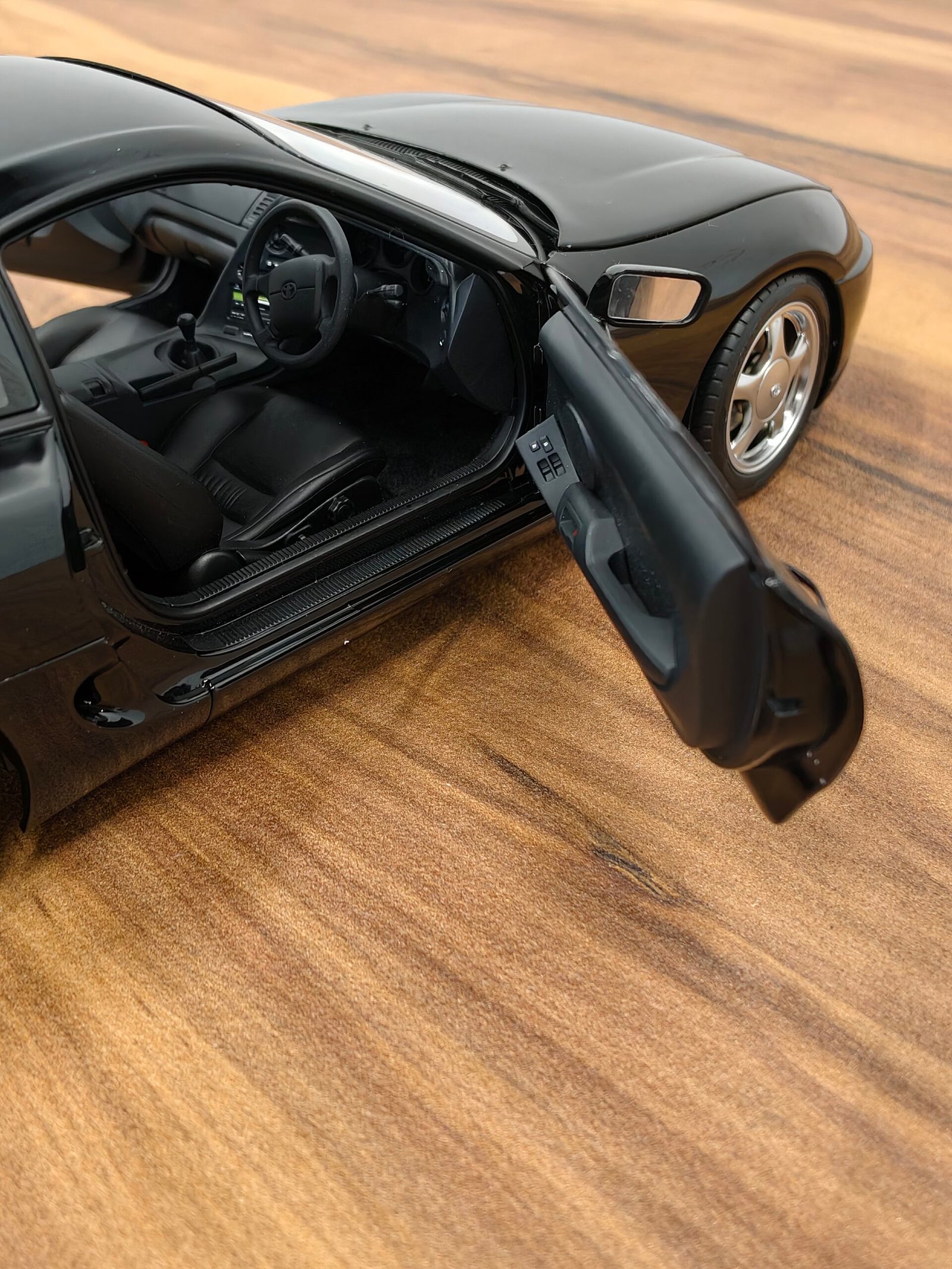Toyota Supra A80 (Black) 1:18 - Image 4