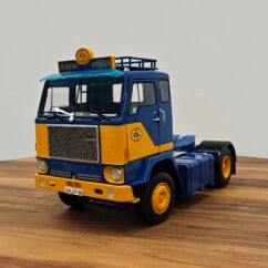 Road King Volvo Truck (Blue) Scale 1/18