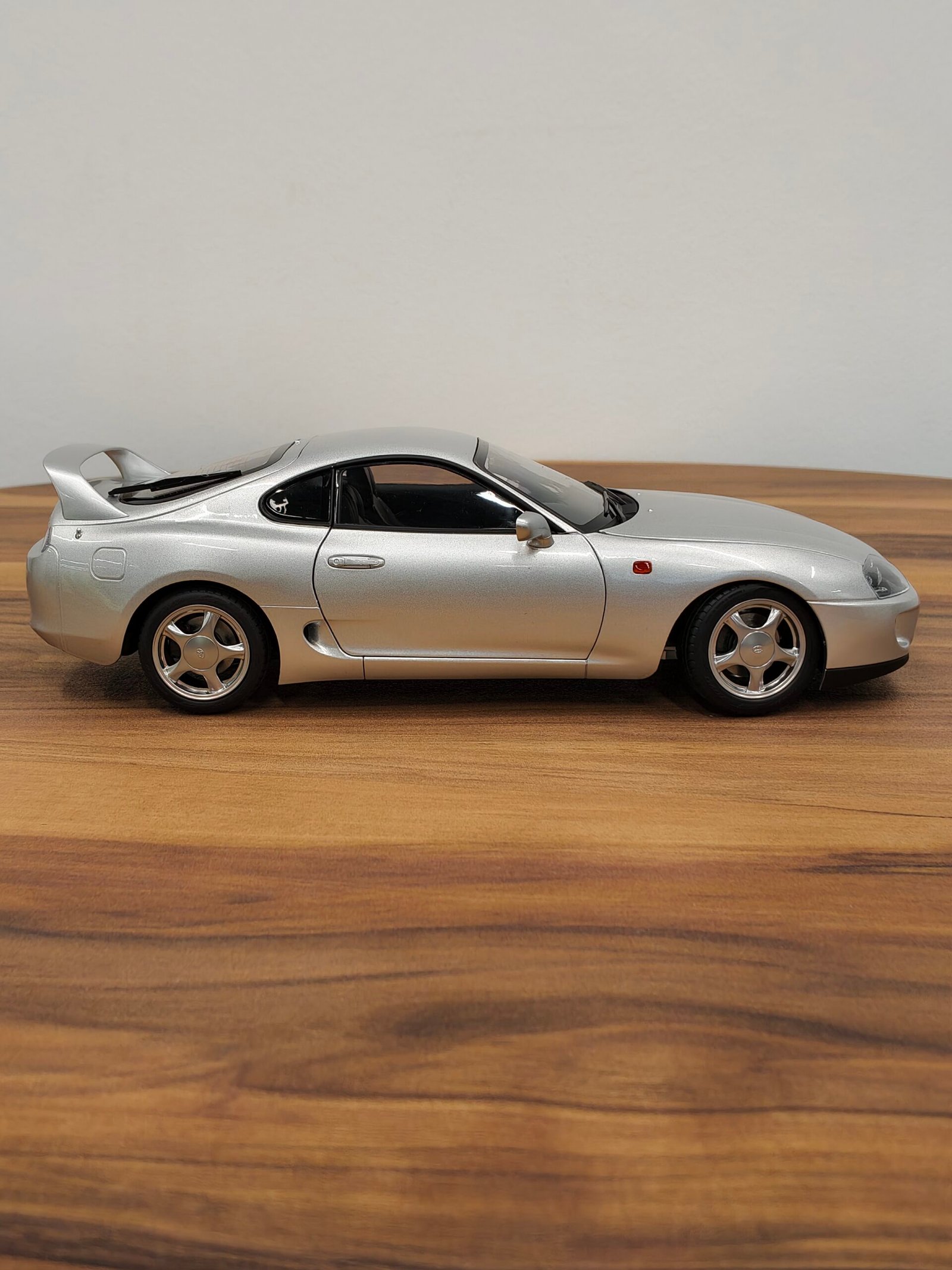 Toyota Supra A80 (Silver) 1:18 - Image 2