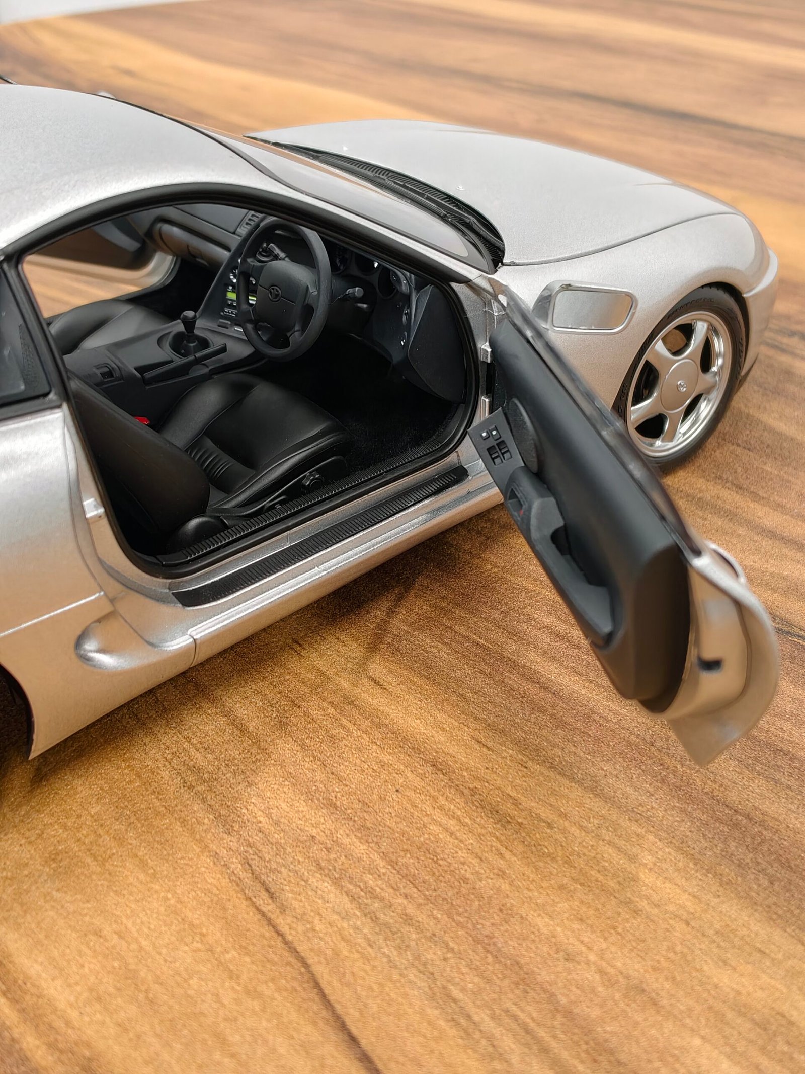 Toyota Supra A80 (Silver) 1:18 - Image 5