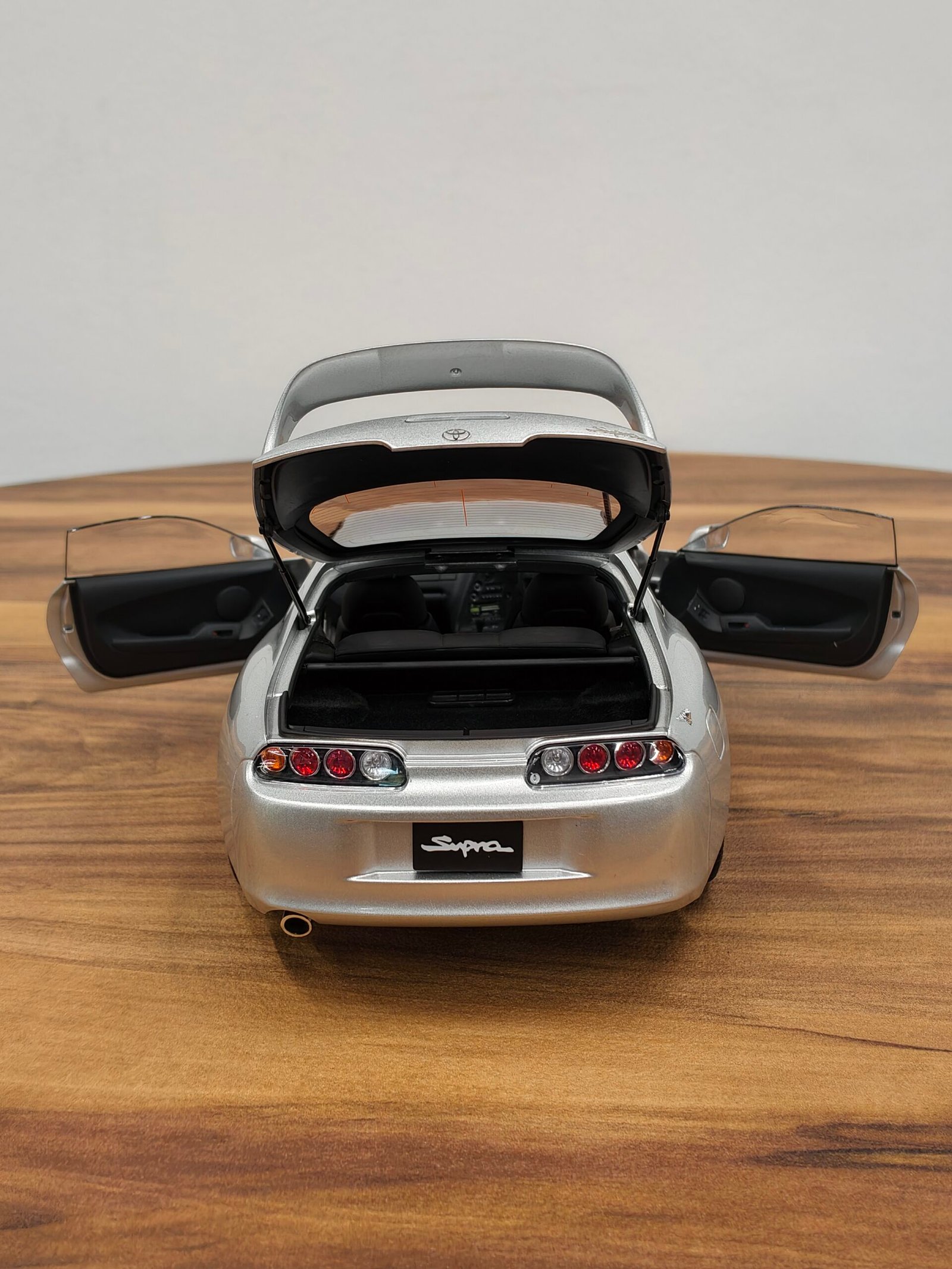 Toyota Supra A80 (Silver) 1:18 - Image 4