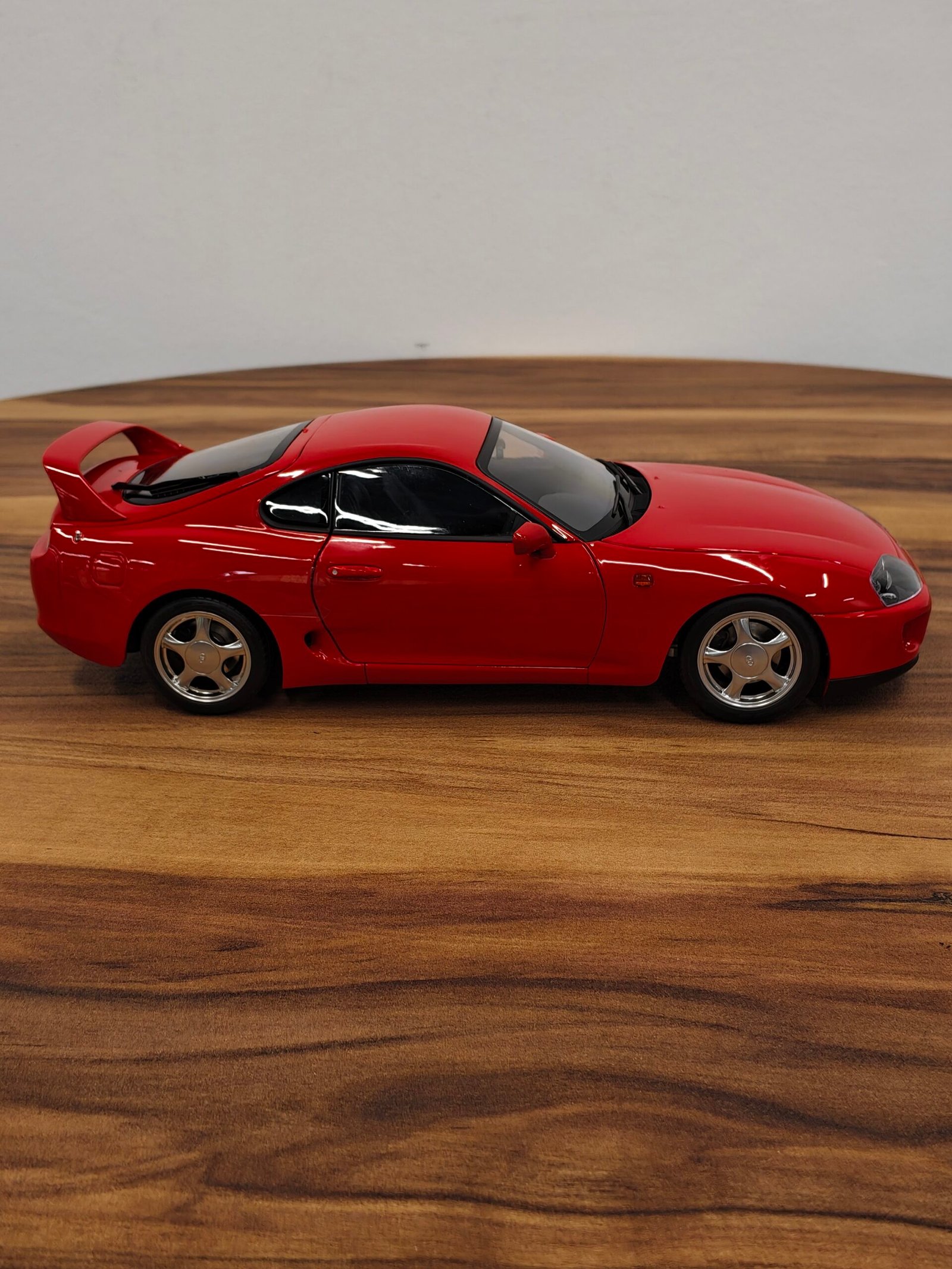 Toyota Supra A80 (Red) 1:18 - Image 4