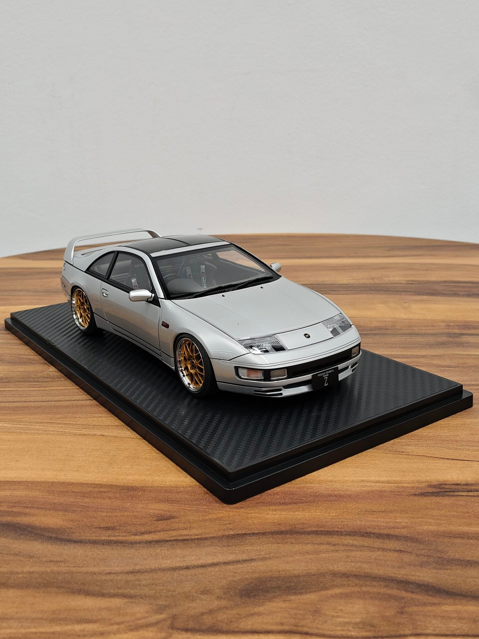 Nissan Fairlady Z (Z32) 2by2 (Silver) 1:18 - Image 4