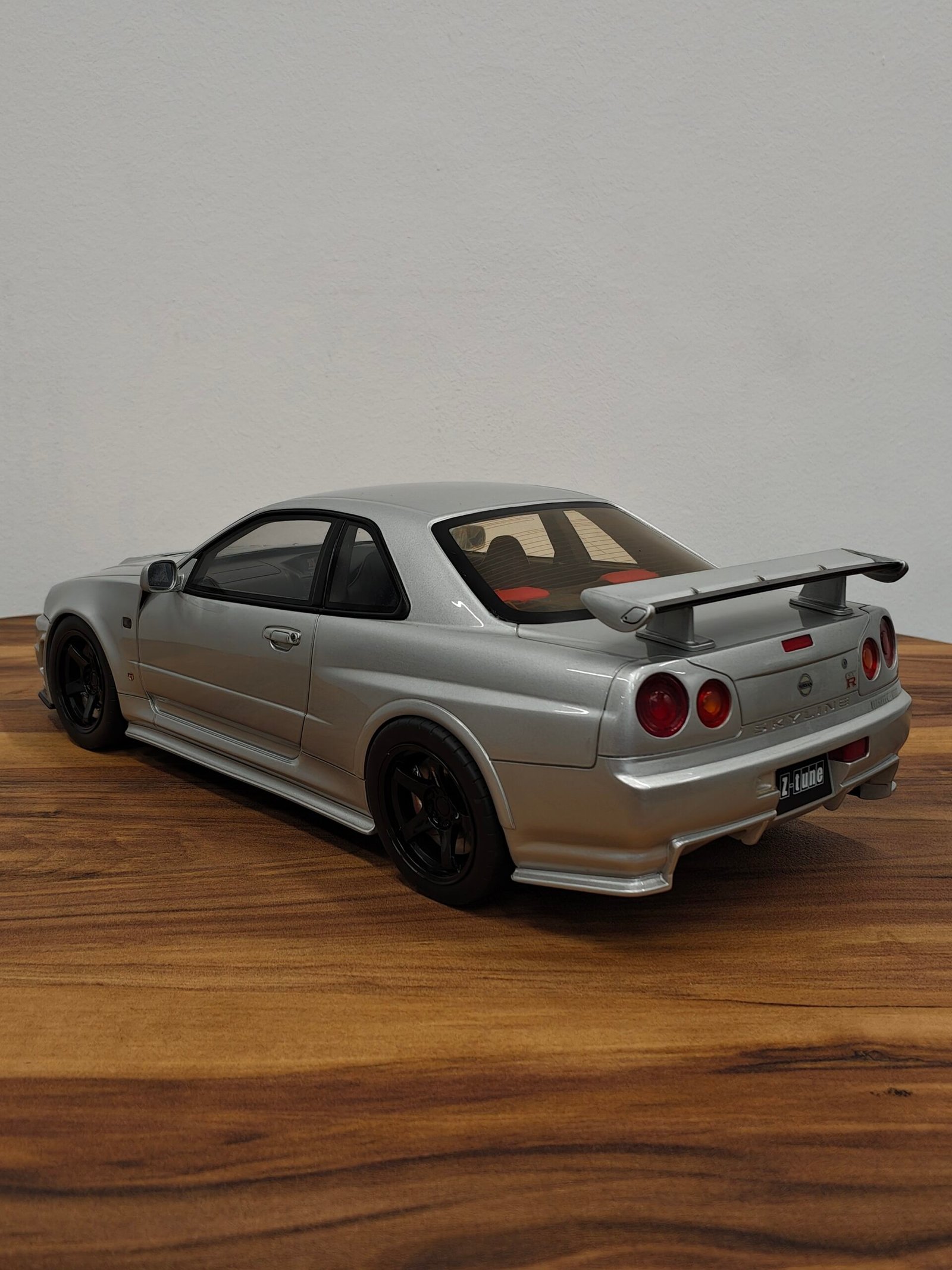 Nissan  KSR12005s Nismo R34 GT-R Z-Tune (Silver) 1:12 - Image 2