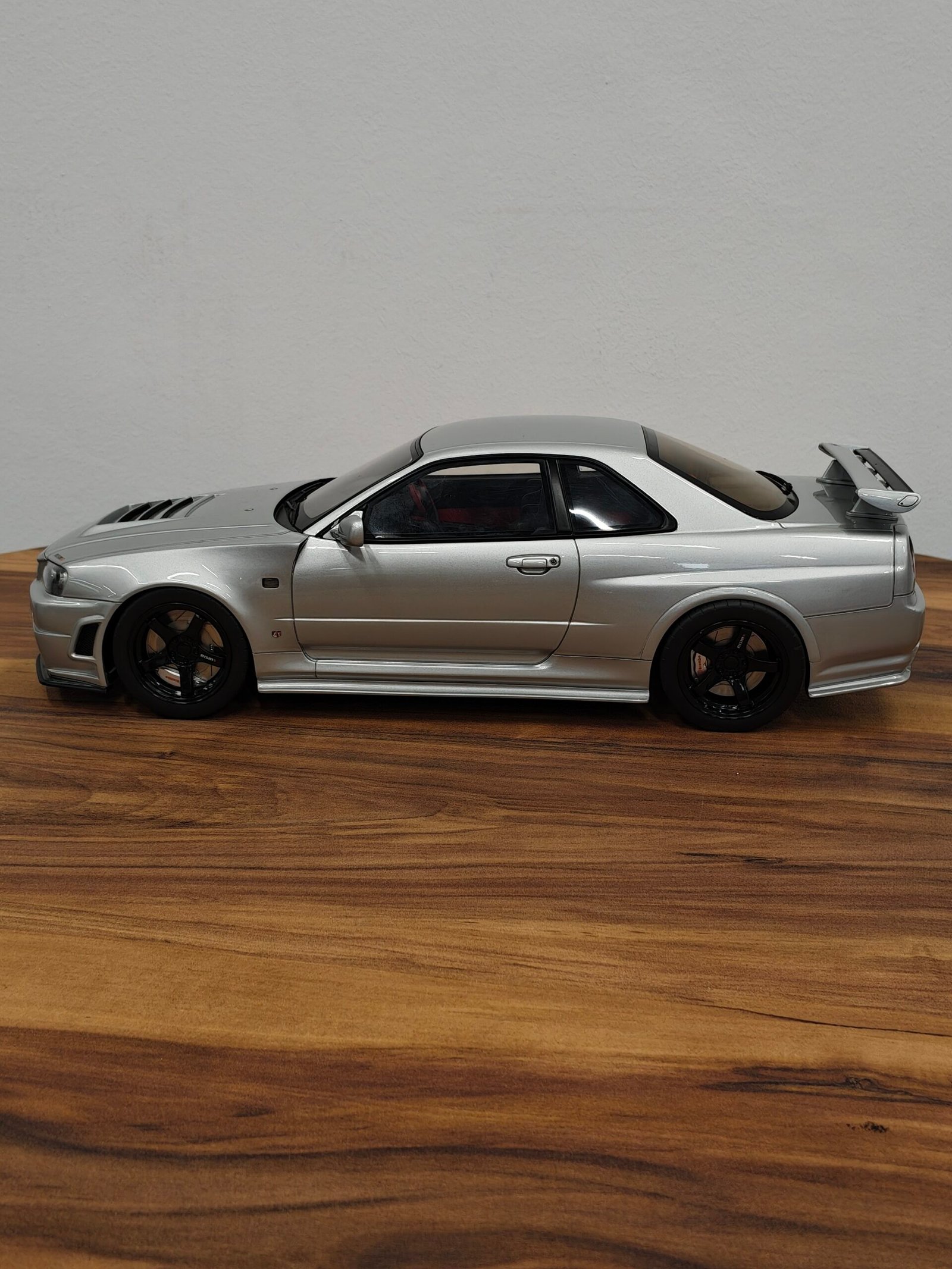 Nissan  KSR12005s Nismo R34 GT-R Z-Tune (Silver) 1:12 - Image 3