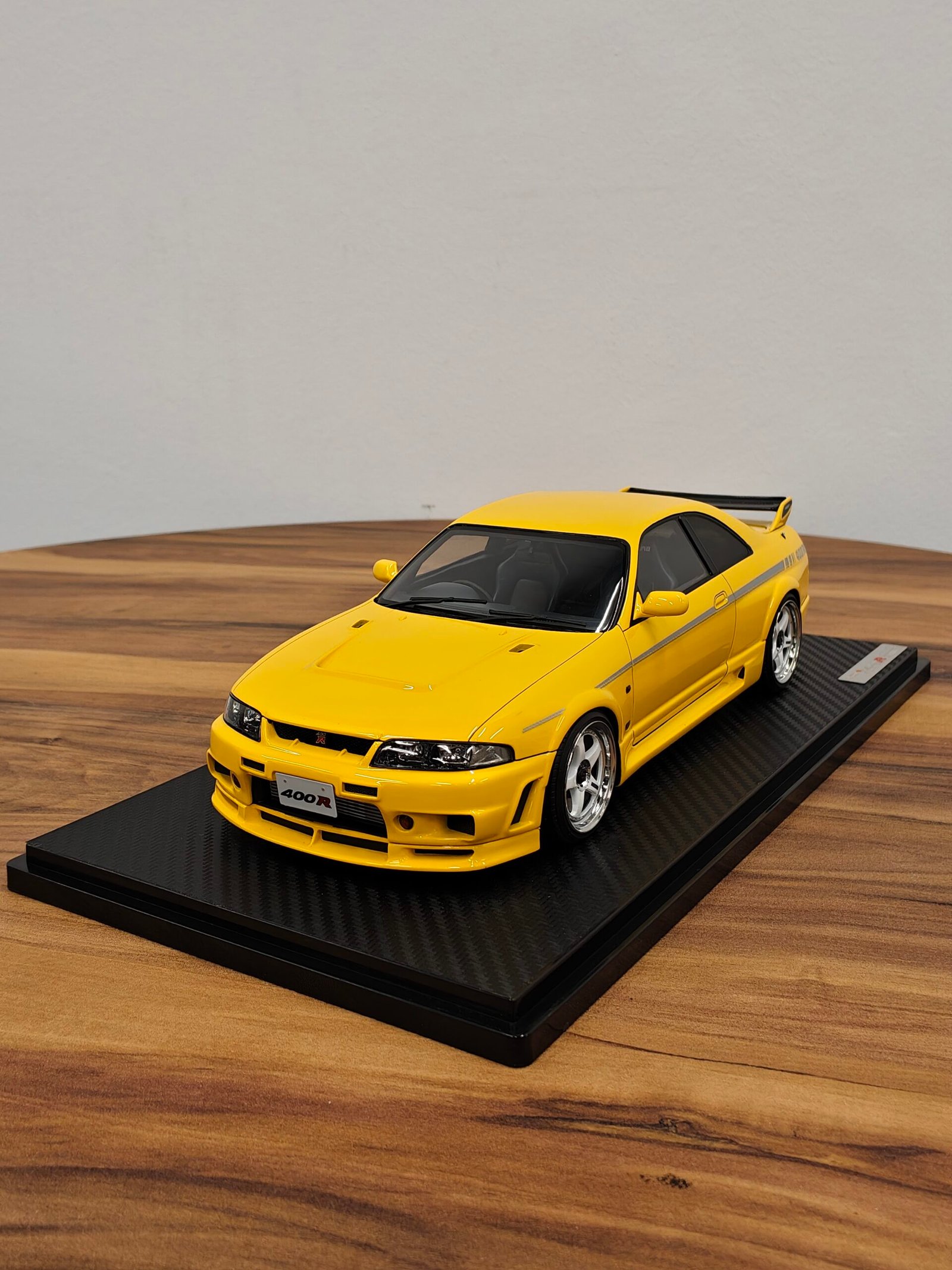 Nissan GT-R Nismo 400R BNR33 (Yellow) Scale 1/18