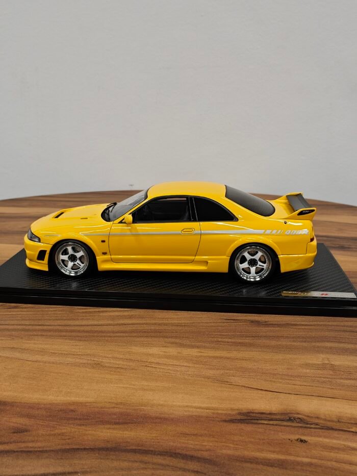 Nissan GT-R Nismo 400R BNR33 (Yellow) Scale 1/18 - Image 3