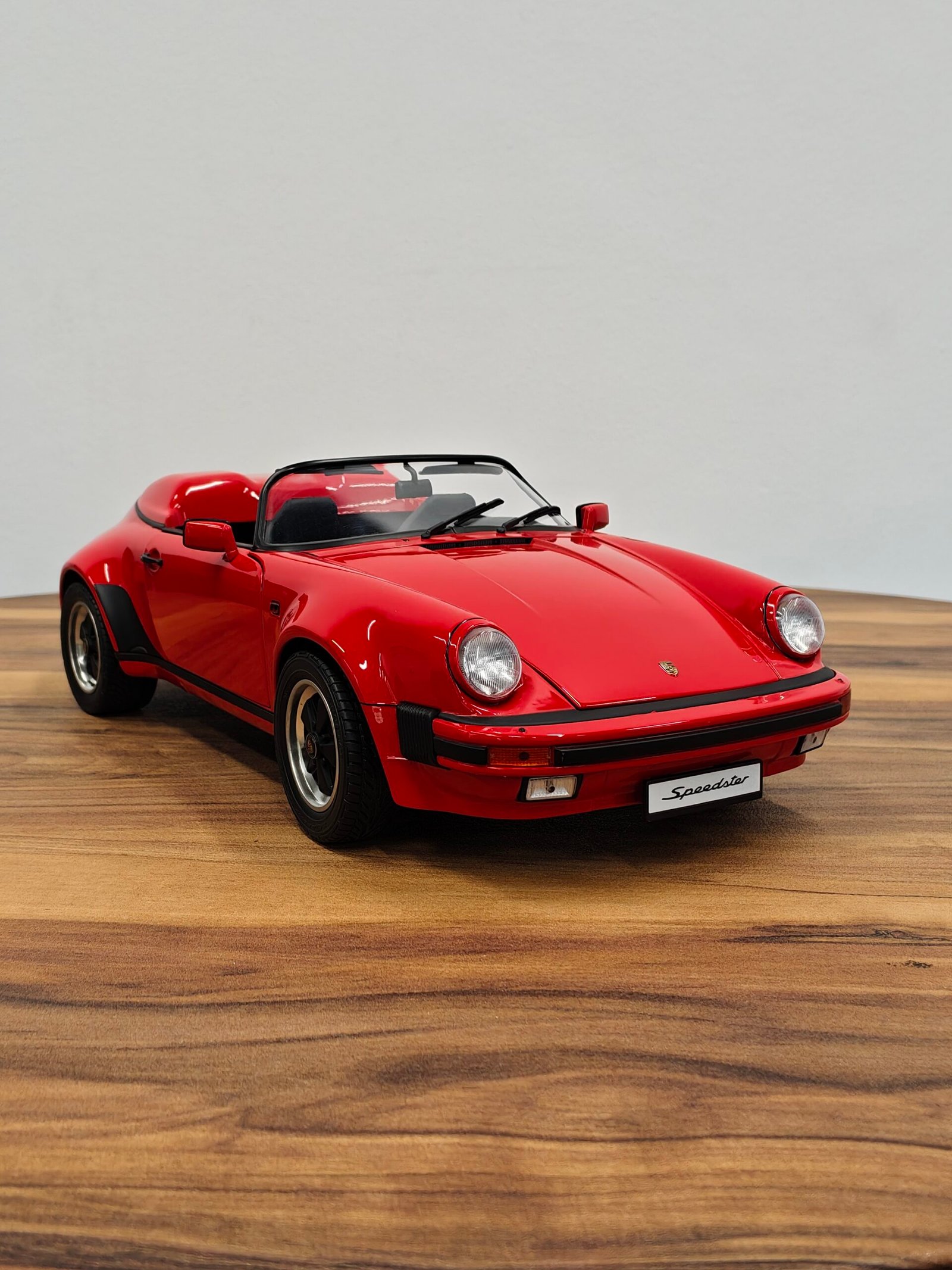 Porsche 911 Speedster 1989 Indischrot/Scharz (Red) 1:12 - Image 4