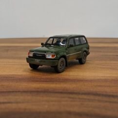 Toyota Land Cruiser LC80 1994 (Green) Scale 1/64