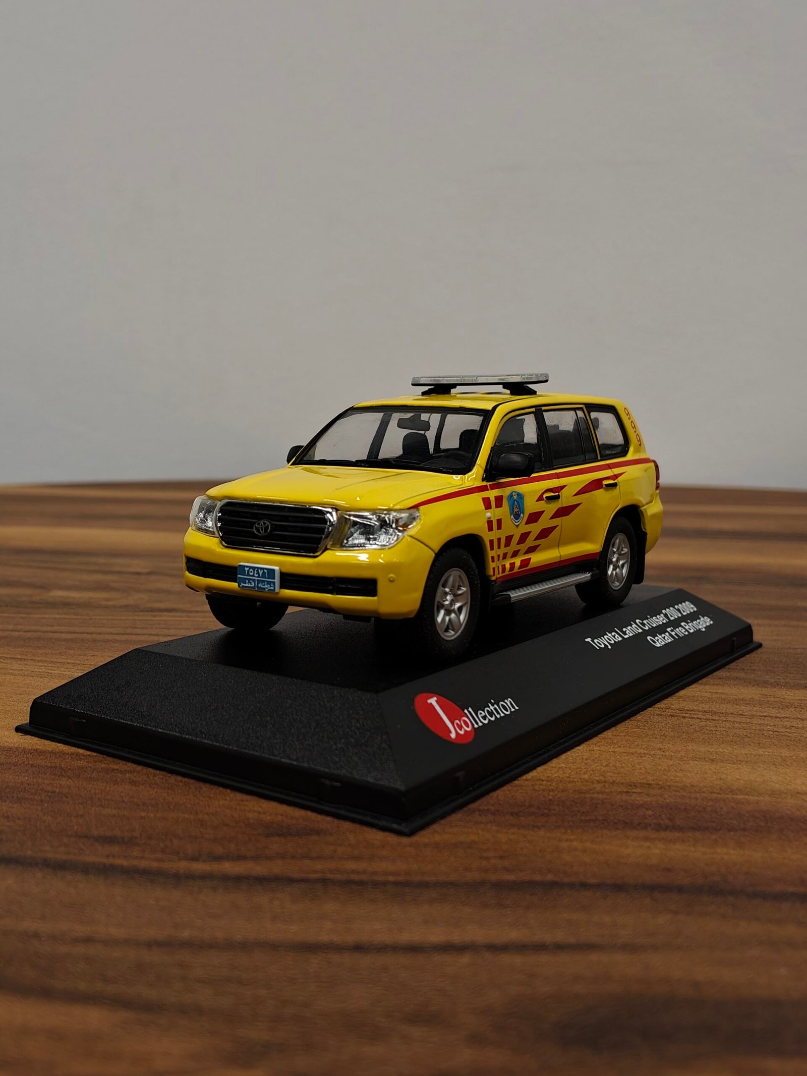 Toyota Land Cruiser 200 Qatar fire Brigade 2009 (Yellow) Scale 1/43