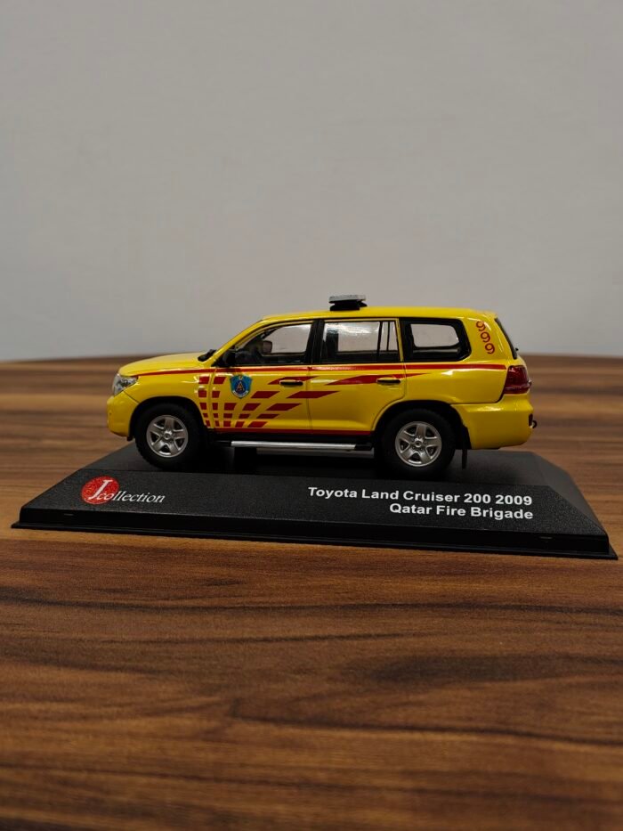Toyota Land Cruiser 200 Qatar fire Brigade 2009 (Yellow) Scale 1/43 - Image 3
