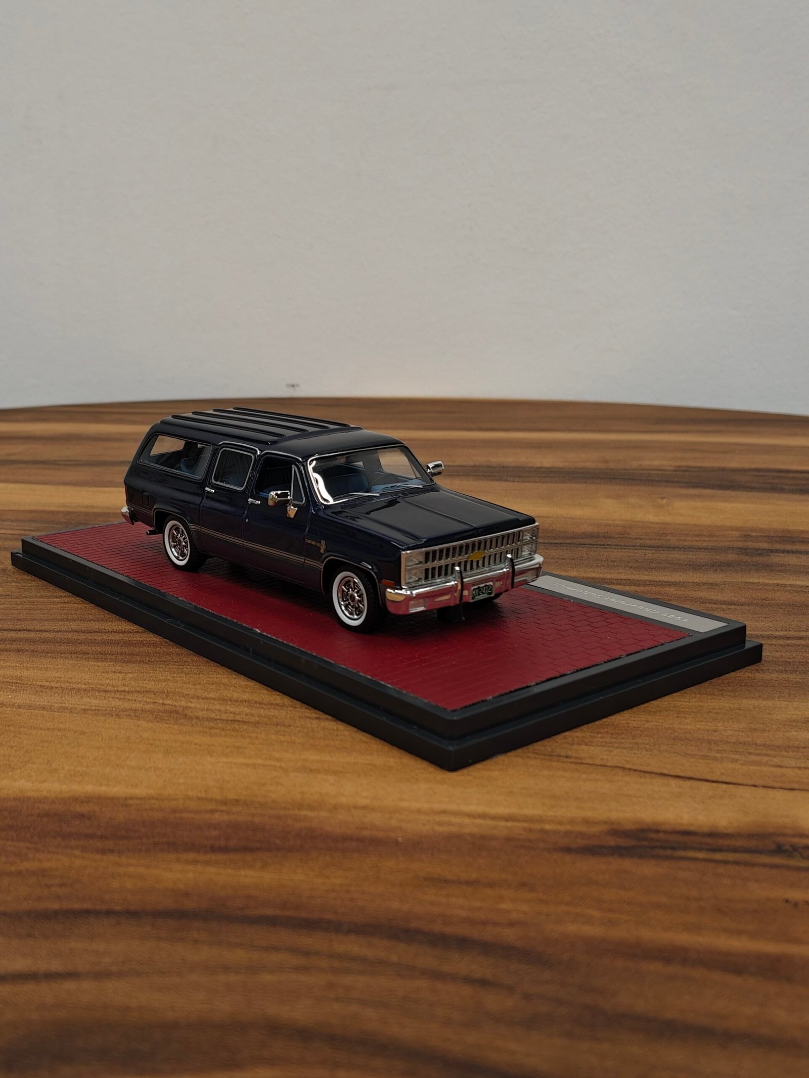 1981 Chevrolet Suburban 080/408 (Blue) Scale 1/43 - Image 4