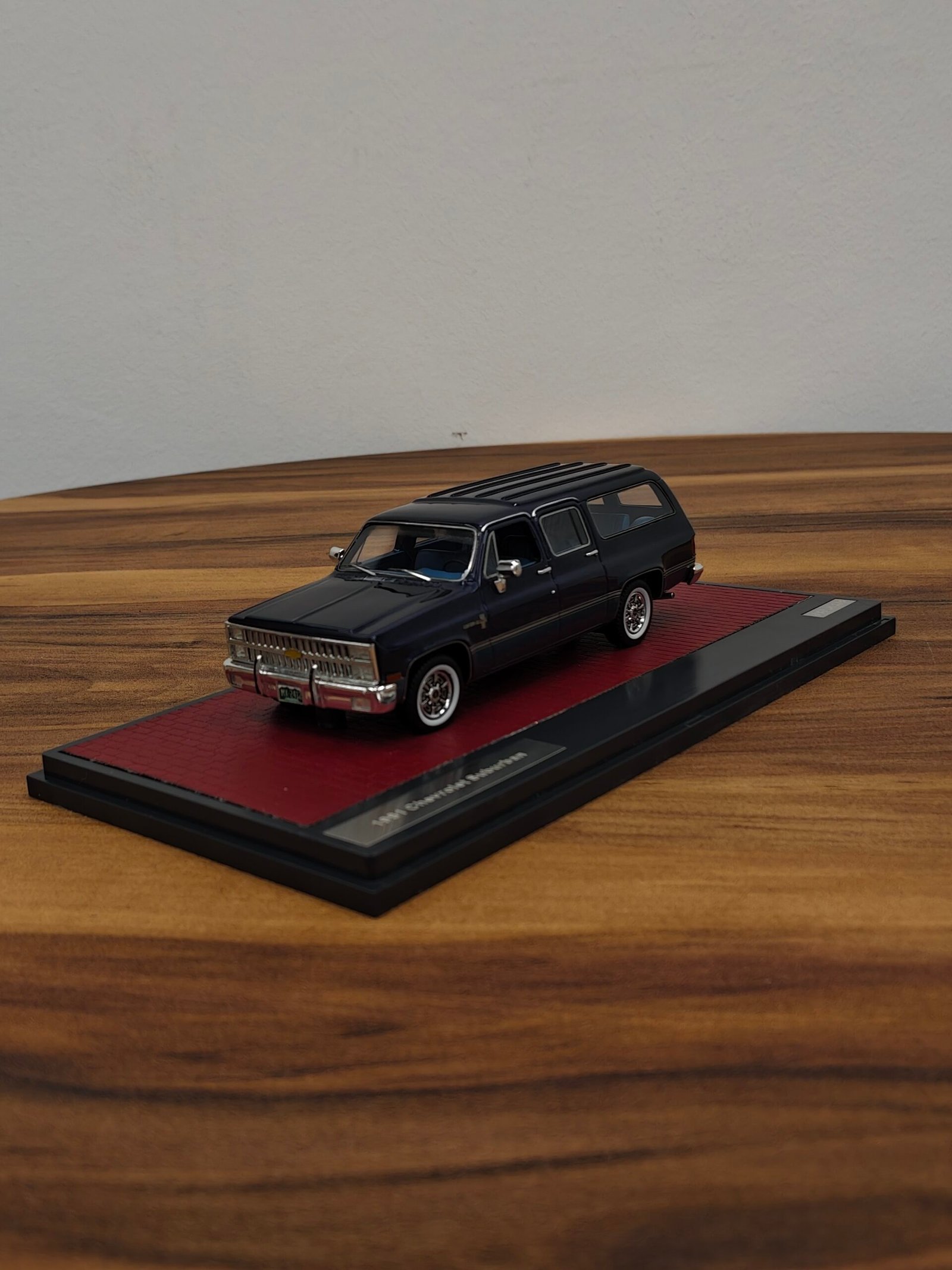 1981 Chevrolet Suburban 080/408 (Blue) Scale 1/43