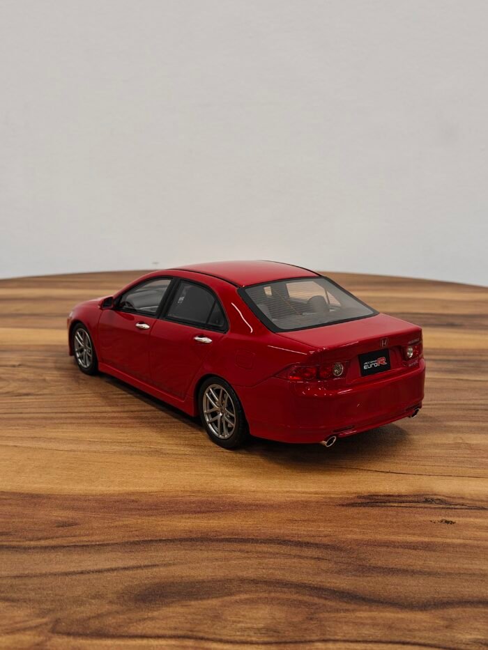 Honda Accord Euro R (CL7) Red 1:18 - Image 2