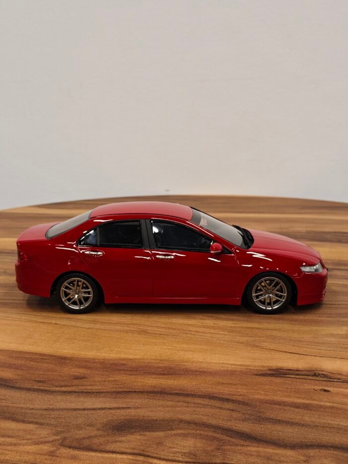 Honda Accord Euro R (CL7) Red 1:18 - Image 3