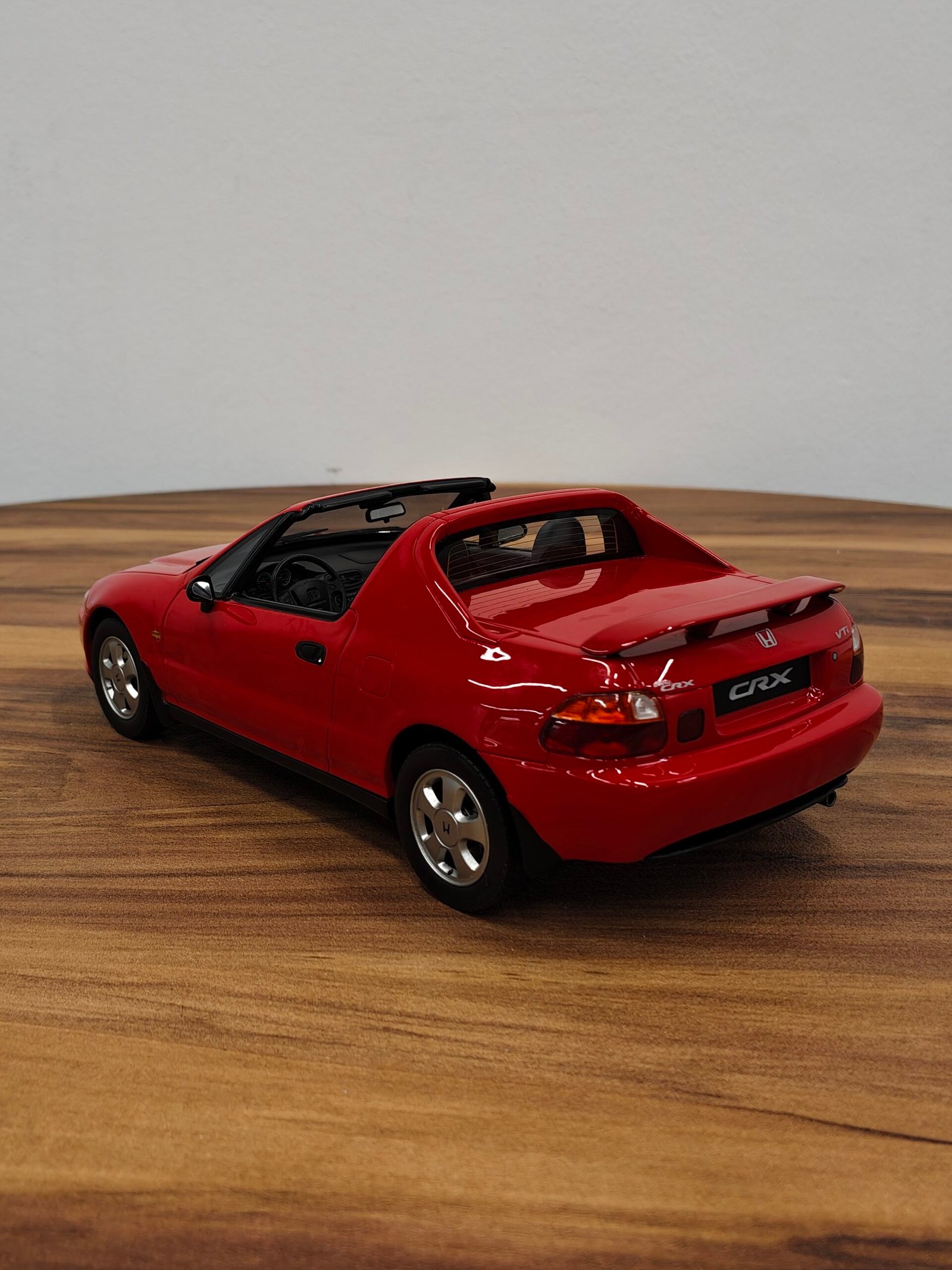 Honda Civic CRX VTI Del Sol (Red) Scale 1/18 - Image 2