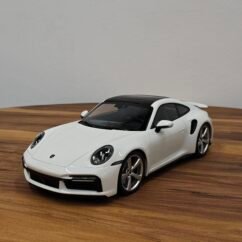 Porsche 911 Turbo S (White) Scale 1/18