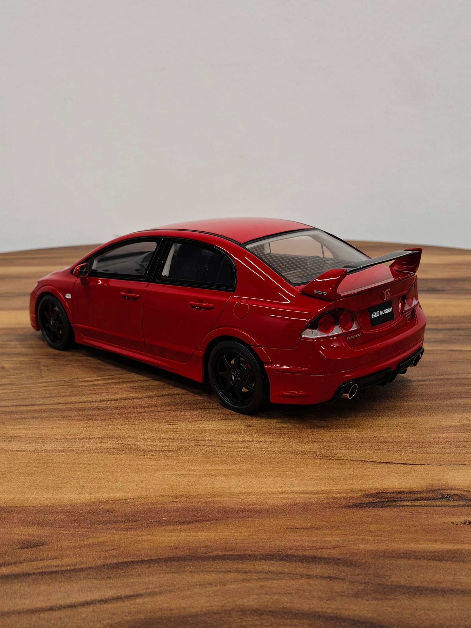 Honda Civic Mugen RR (Red) Scale 1/18 - Image 2