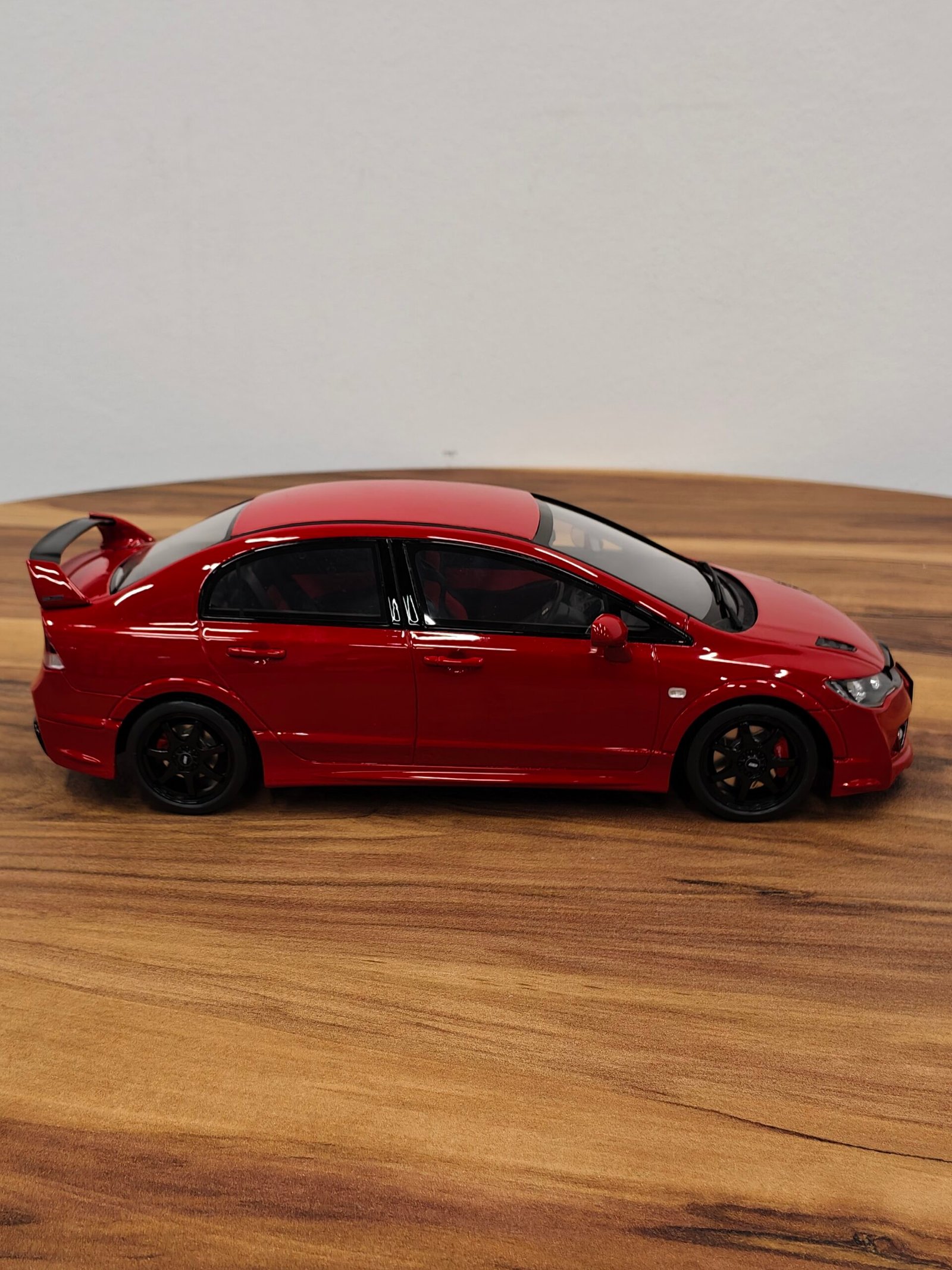 Honda Civic Mugen RR (Red) Scale 1/18 - Image 3